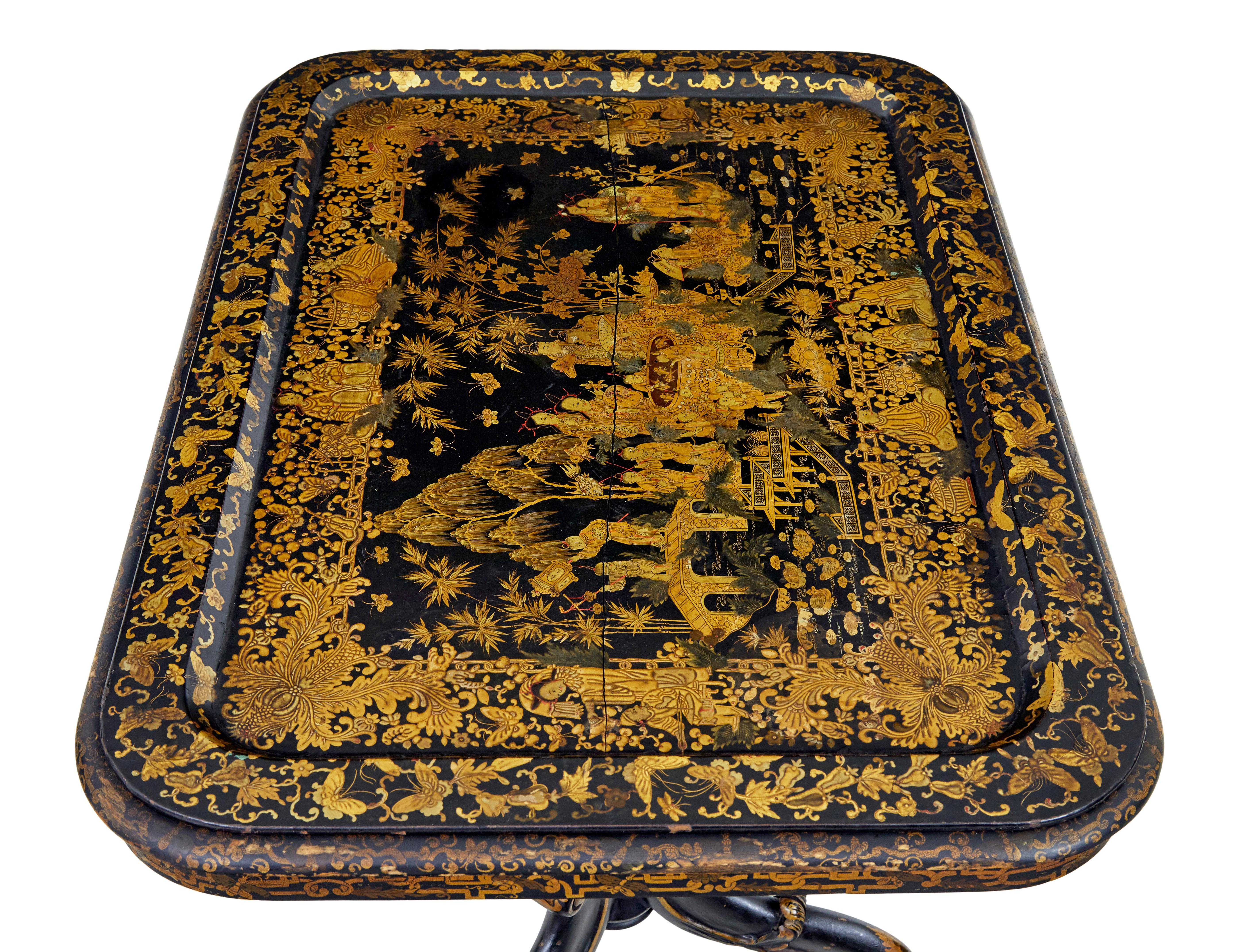 Chinois Table à plateau laquée du 19ème siècle peinte à la main en vente