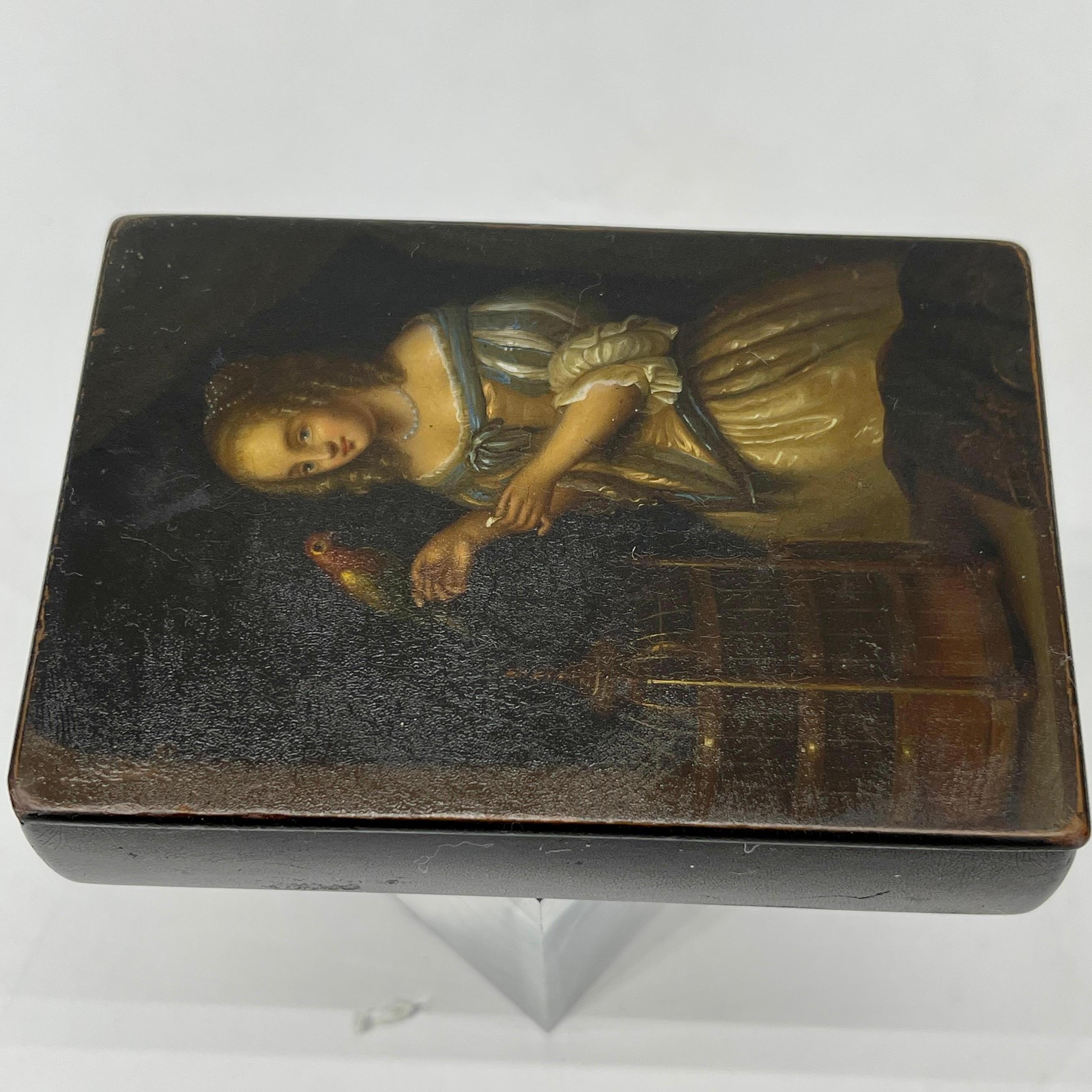 19th Century Lacquered Papier-mâché Snuff Box with Parrot and Lady For Sale 7
