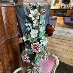 Portapalme in legno laccato del XIX secolo con composizione floreale originale in metallo