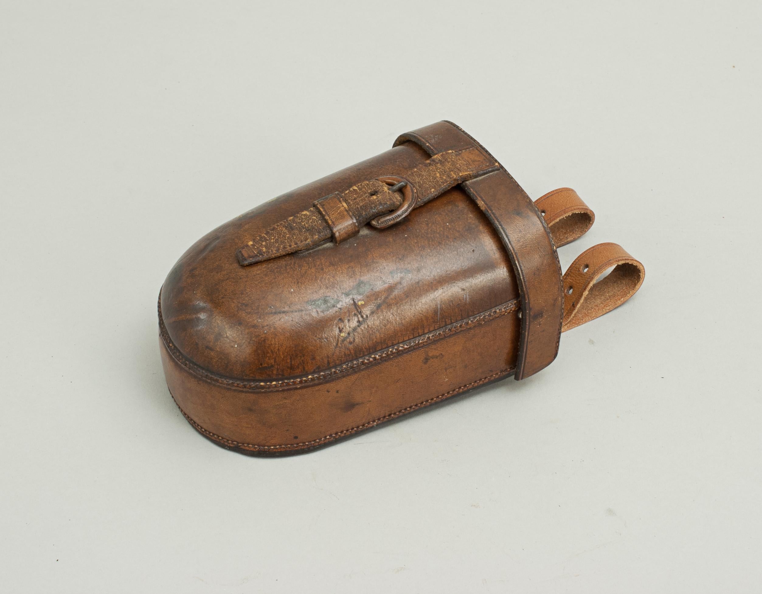19th Century Ladies Side Saddle Flask and Sandwich Case In Good Condition In Oxfordshire, GB