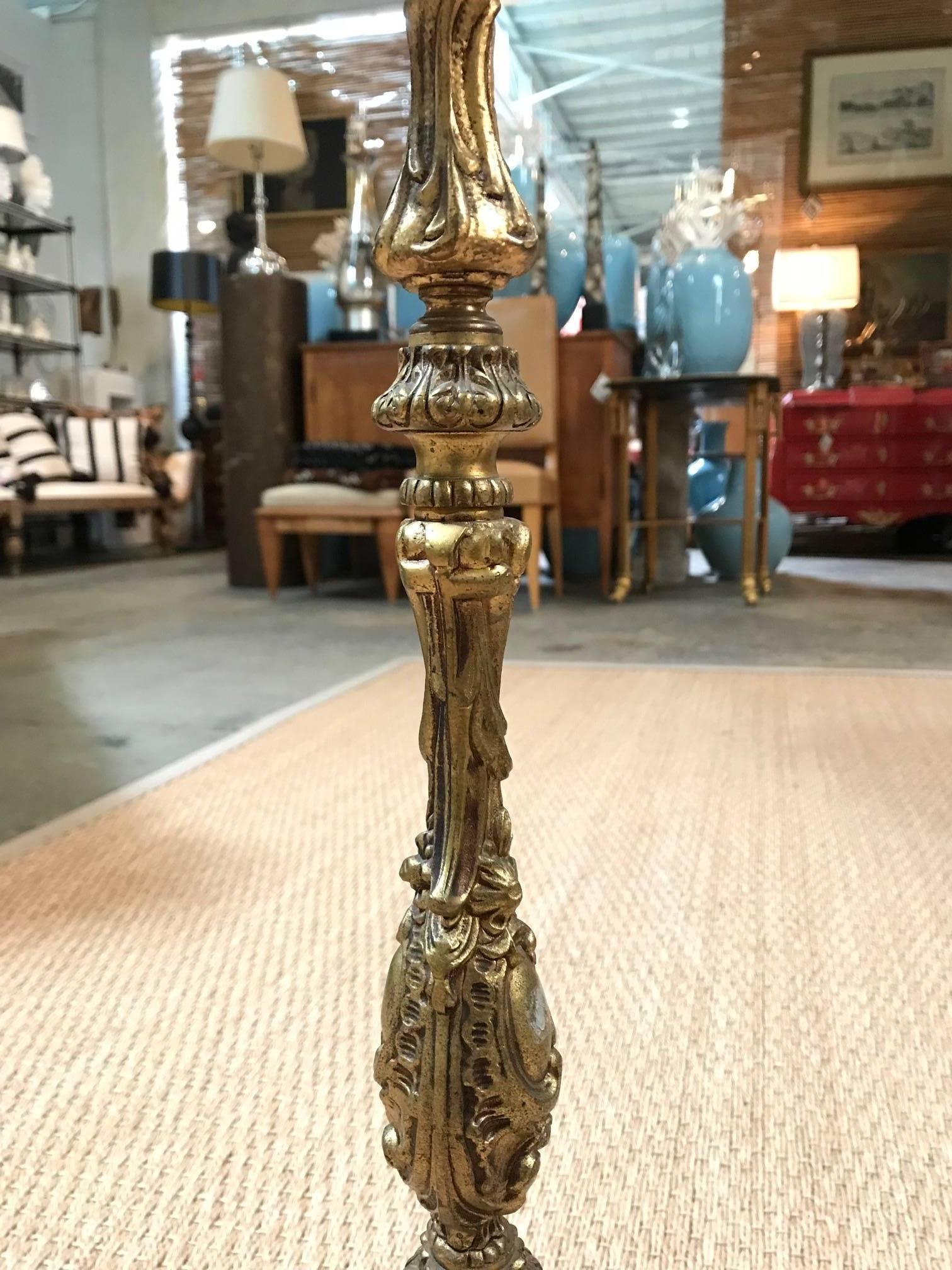 Lampe du 19ème siècle avec abat-jour Fortuny Excellent état - En vente à Dallas, TX