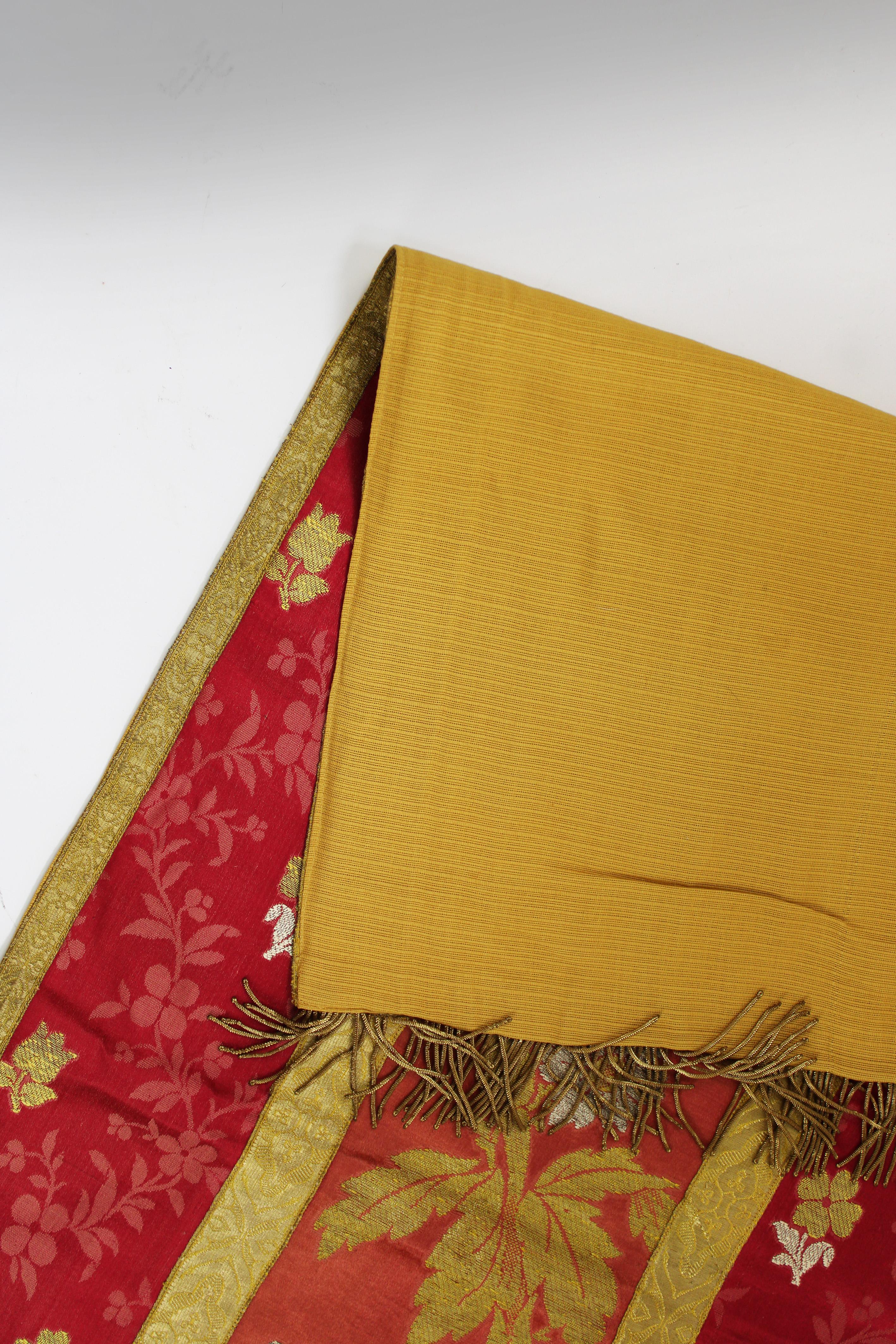 Lampas-Wandteppich, Tischläufer, gewebt, Gold, Lyon, Seide, Patchwork, Frankreich, 19. Jahrhundert im Angebot 4