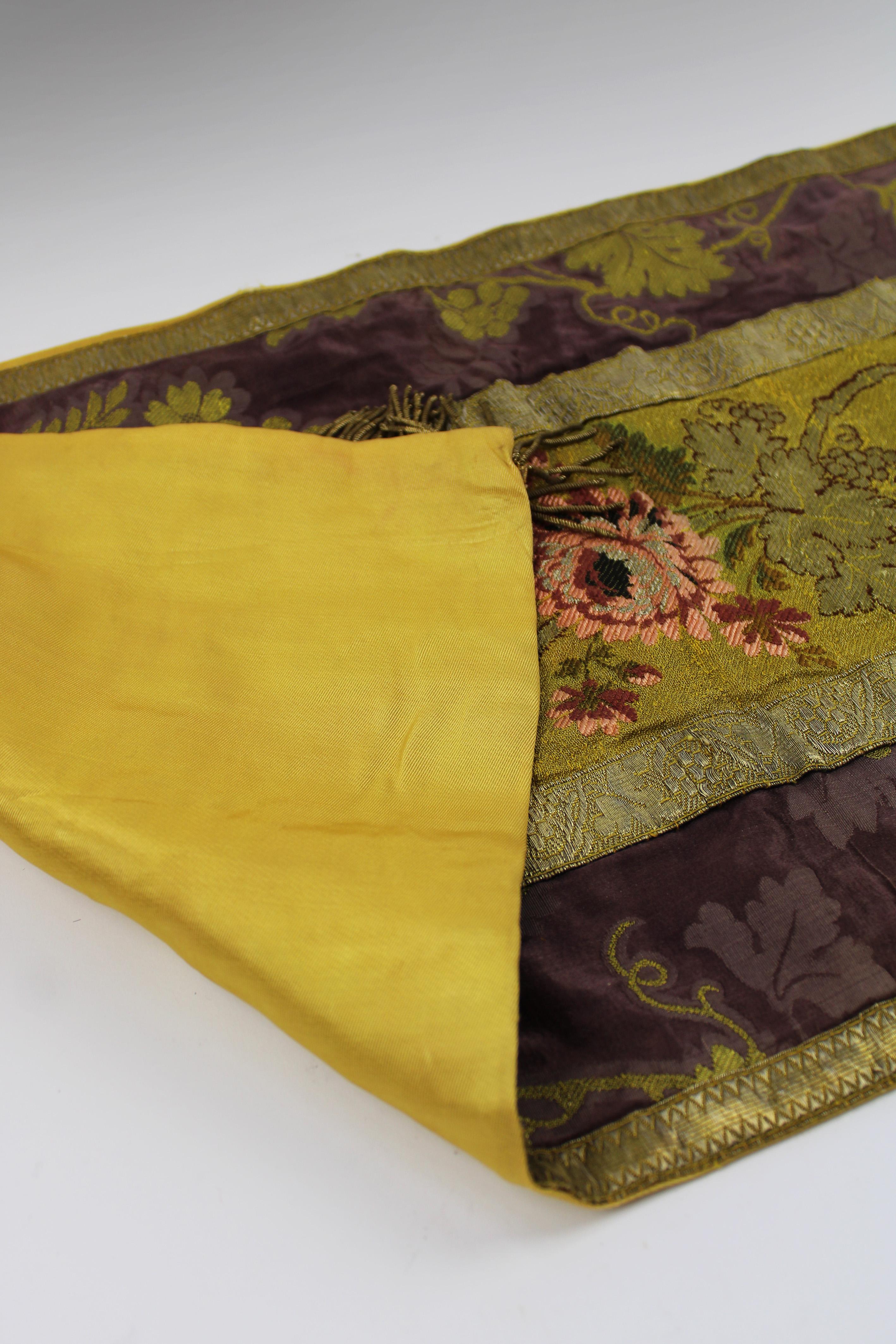Lampas-Wandteppich, Tischläufer, gewebt, Gold, Lyon, Seide, Patchwork, Frankreich, 19. Jahrhundert im Angebot 7
