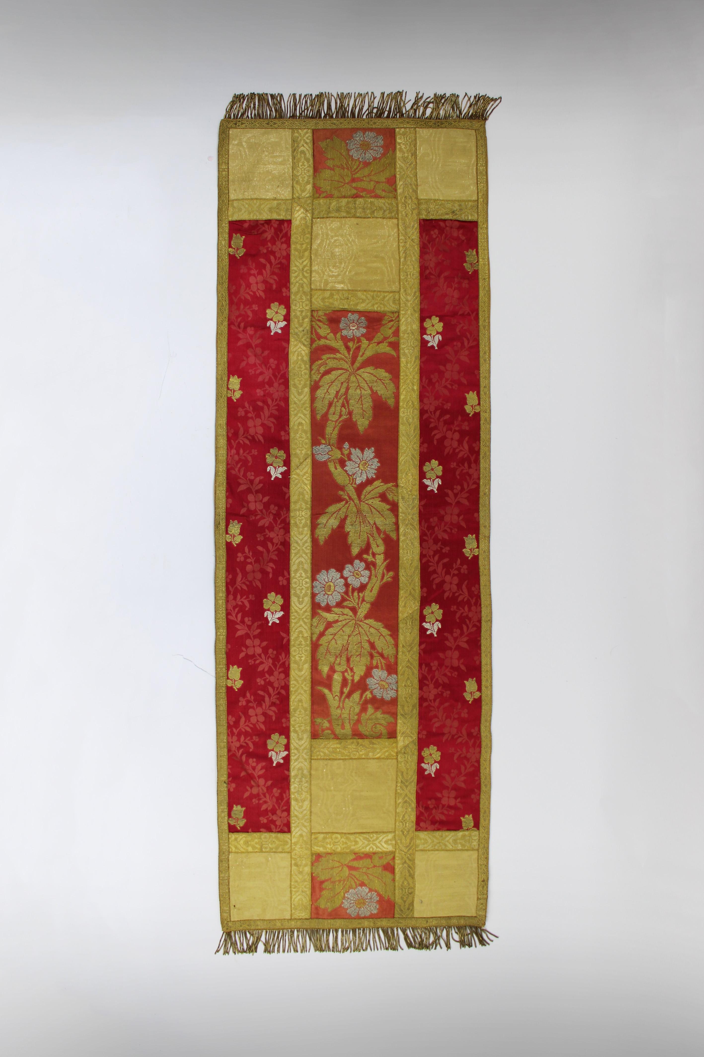 Lampas-Wandteppich, Tischläufer, gewebt, Gold, Lyon, Seide, Patchwork, Frankreich, 19. Jahrhundert (Louis XVI.) im Angebot