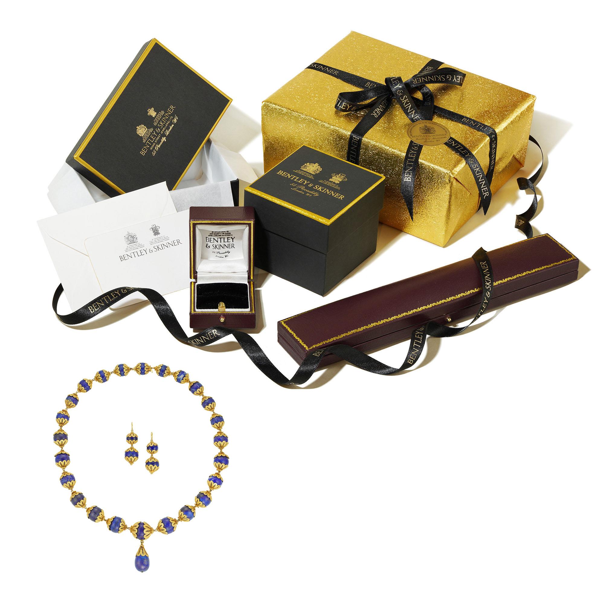 Lapislazuli-Perle und Gold Demi-Parure aus dem 19. für Damen oder Herren im Angebot