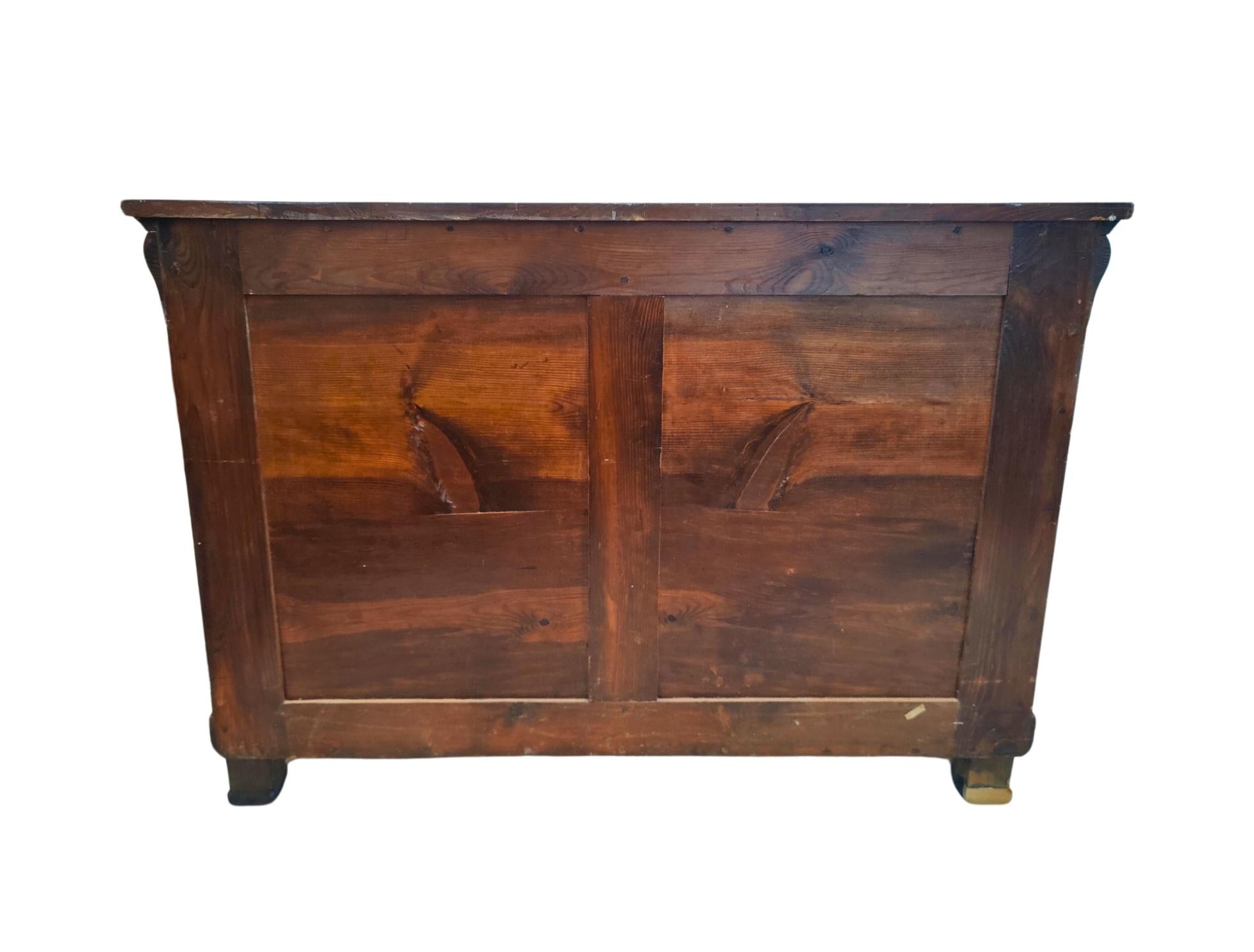 19th Century, Large 4-Drawer Walnut Biedermeier Chest of Drawers For Sale 5