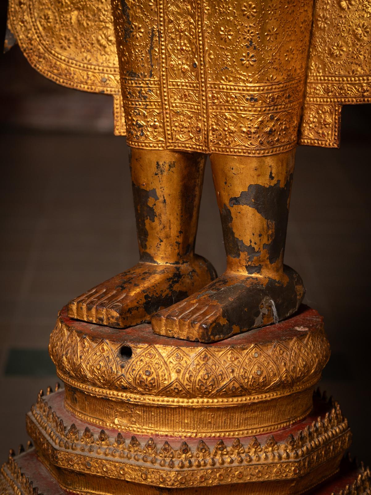 19th century Large antique bronze Thai Buddha statue from Burma For Sale 2