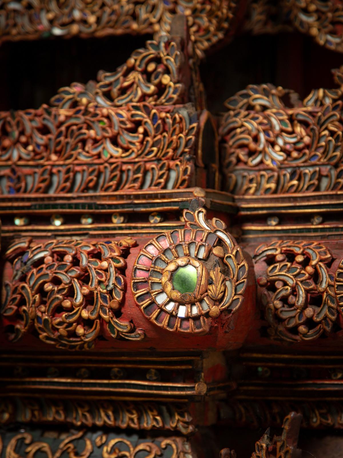 19e siècle Grand autel antique de Bouddha birman de Birmanie en vente 5