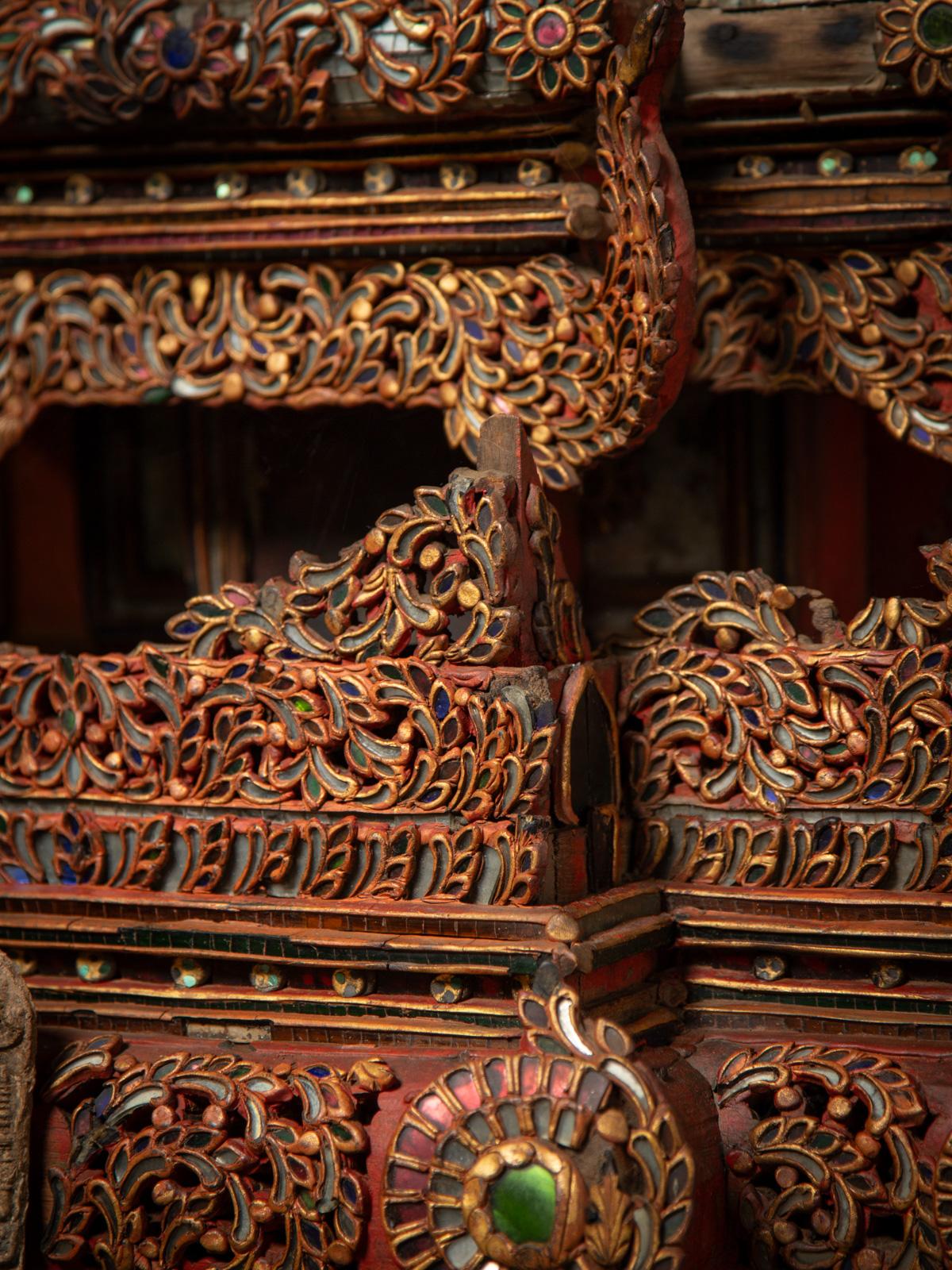 19e siècle Grand autel antique de Bouddha birman de Birmanie en vente 7