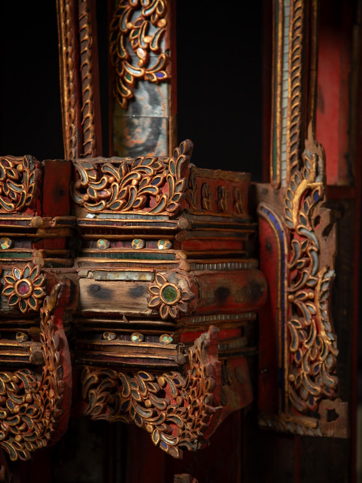 19e siècle Grand autel antique de Bouddha birman de Birmanie en vente 9