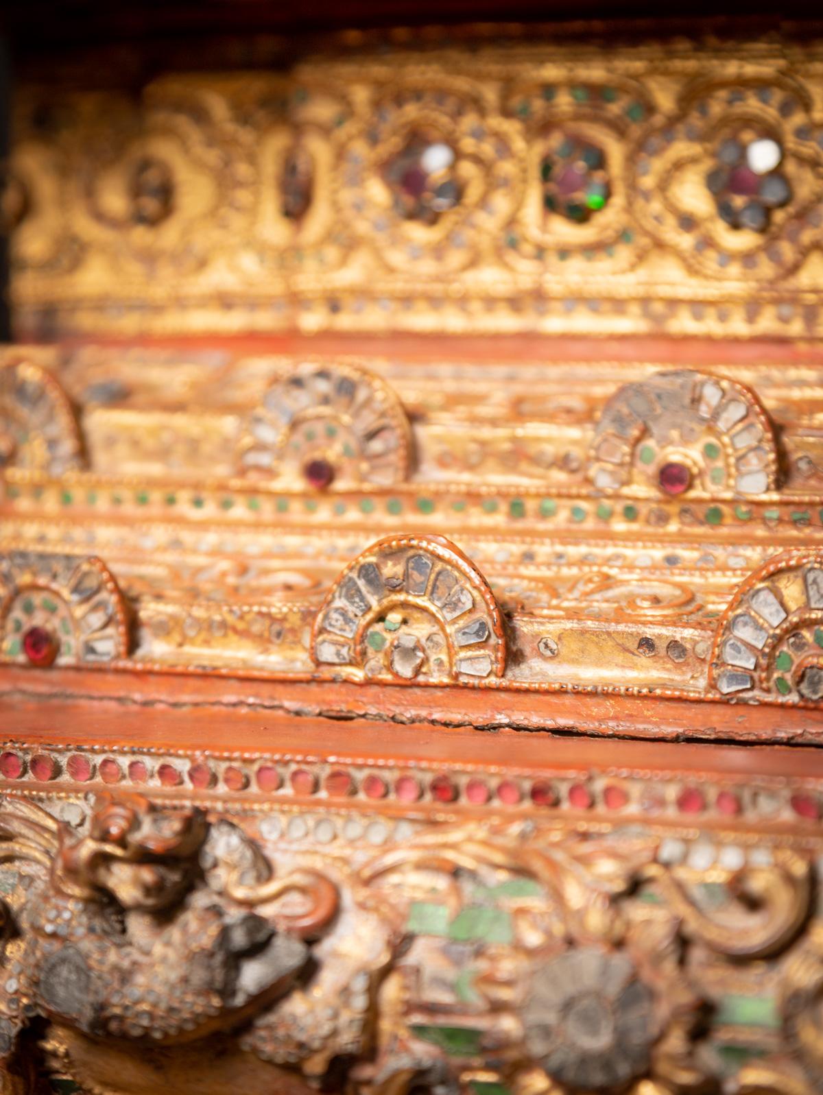 19ème siècle Grand trône birman antique en bois de Birmanie en vente 5