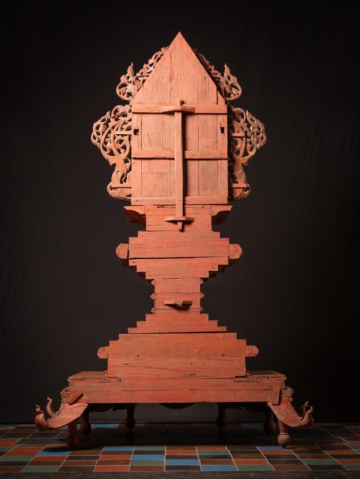 19ème siècle Grand trône birman antique en bois de Birmanie en vente 8