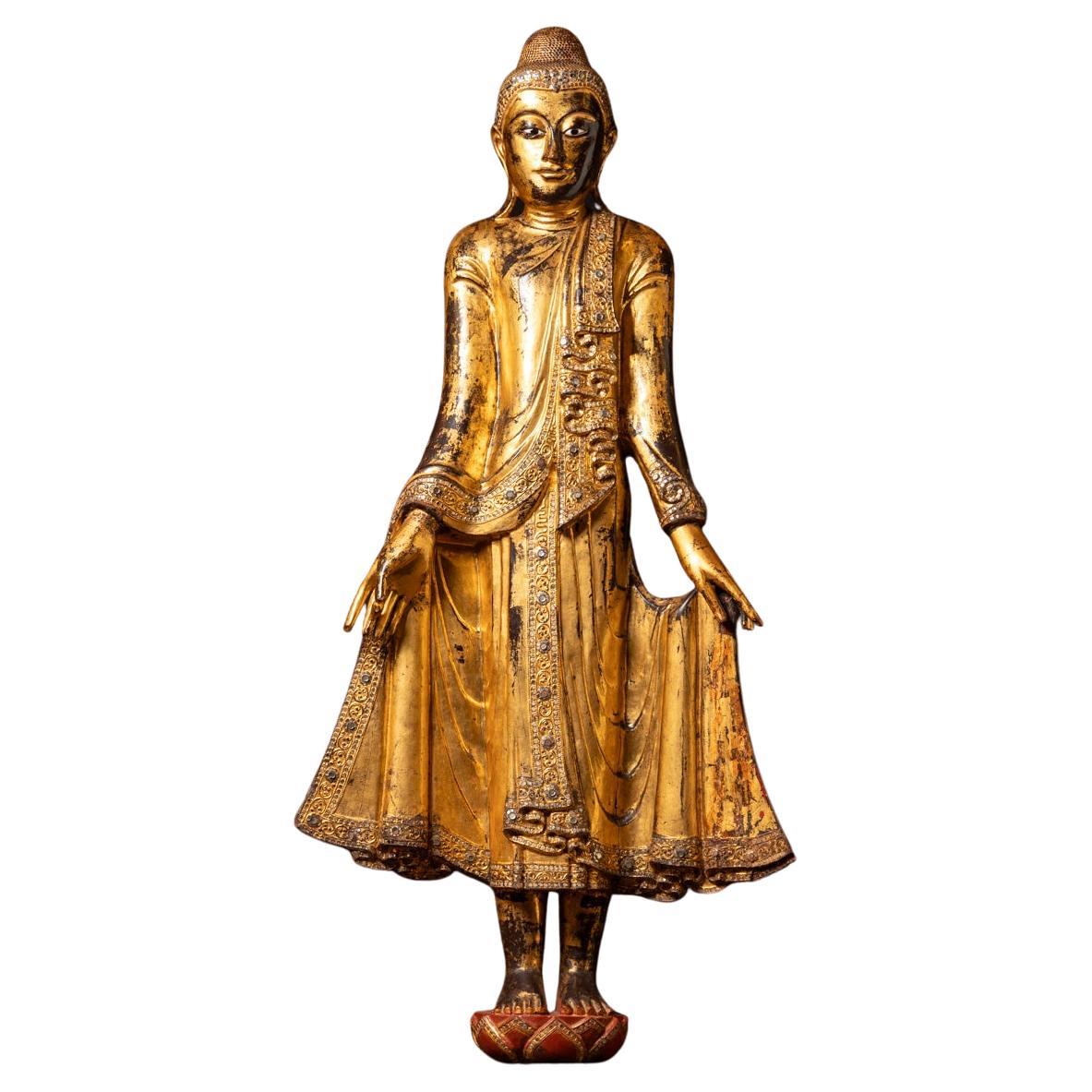 19ème siècle Grande statue antique de Bouddha en bois de Mandalay, Birmanie
