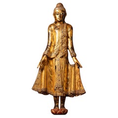 19ème siècle Grande statue antique de Bouddha en bois de Mandalay, Birmanie