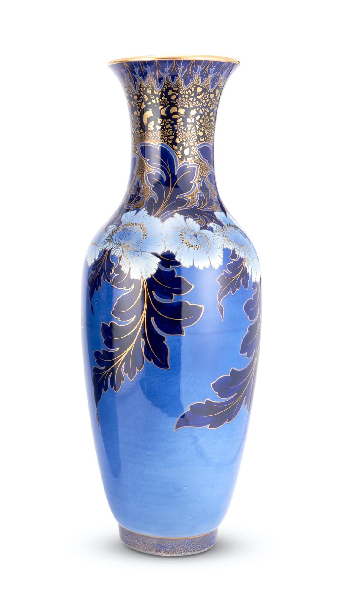 19. Jahrhundert große Jugendstil handbemalte & vergoldete dekorierte Vasen / Urnen im Angebot 1
