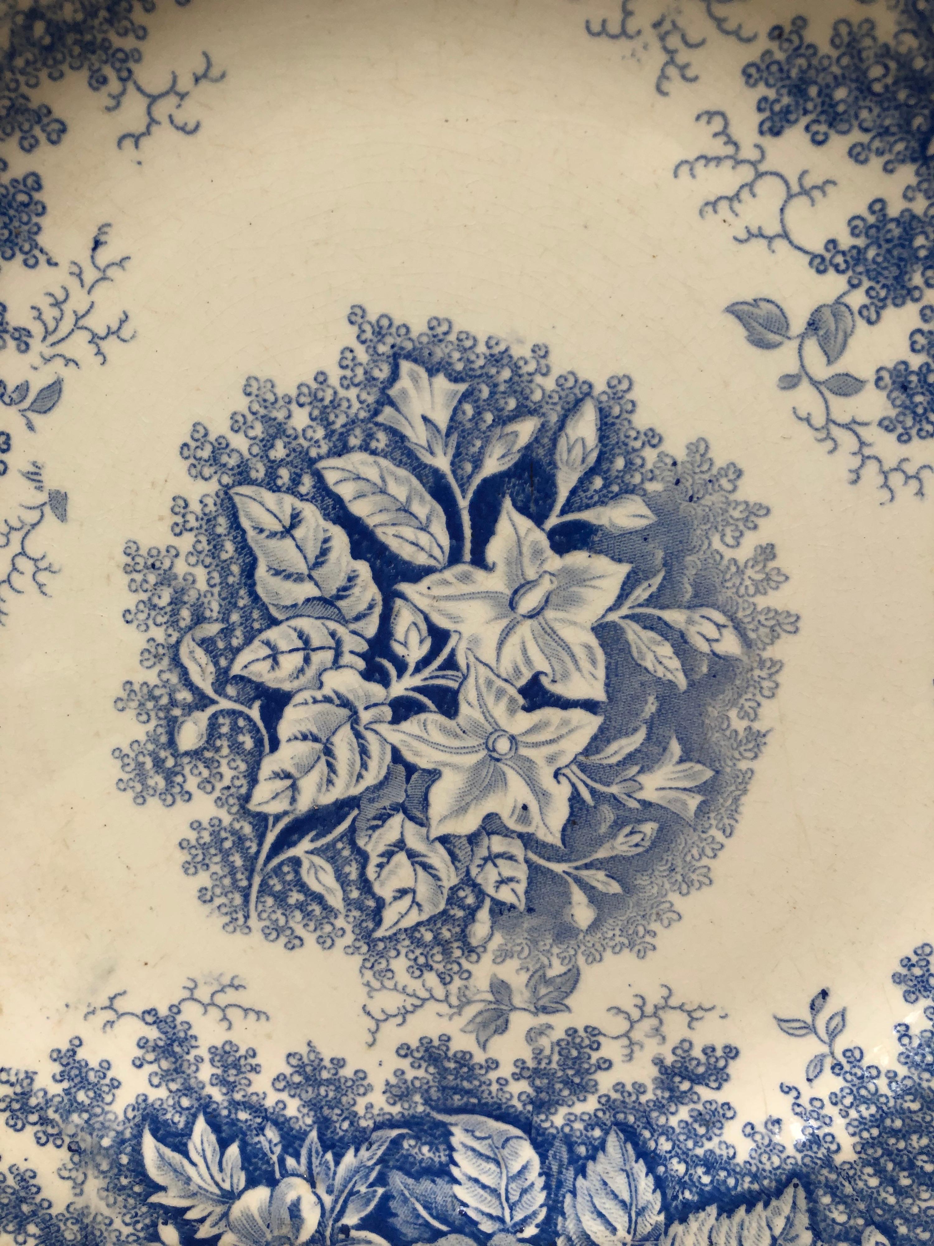 grand plat bleu et blanc du 19ème siècle 