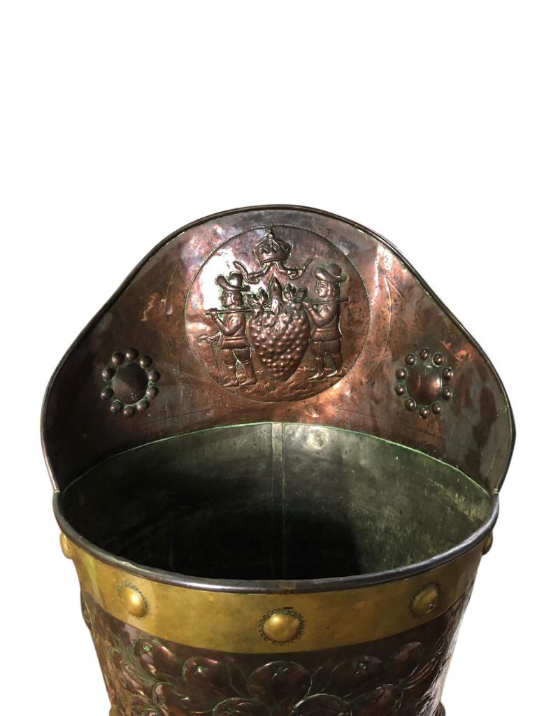 19th Century Large Brass and Copper Coal Bucket For Sale 2