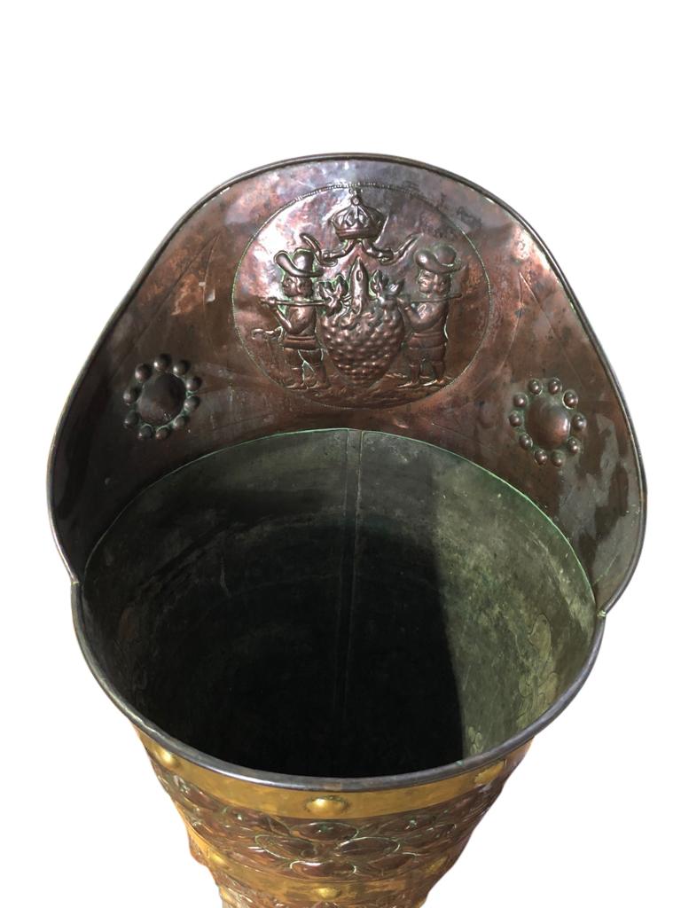 19th Century Large Brass and Copper Coal Bucket For Sale 3