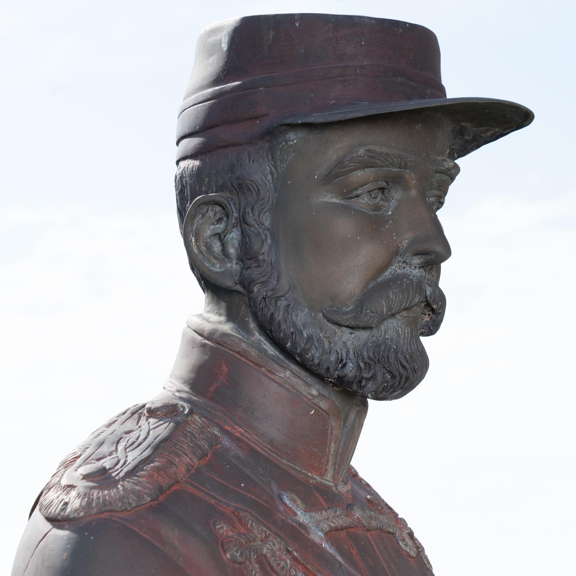 19. Jahrhundert große französische Bronzeskulptur eines Soldaten zu Pferd (Französisch) im Angebot