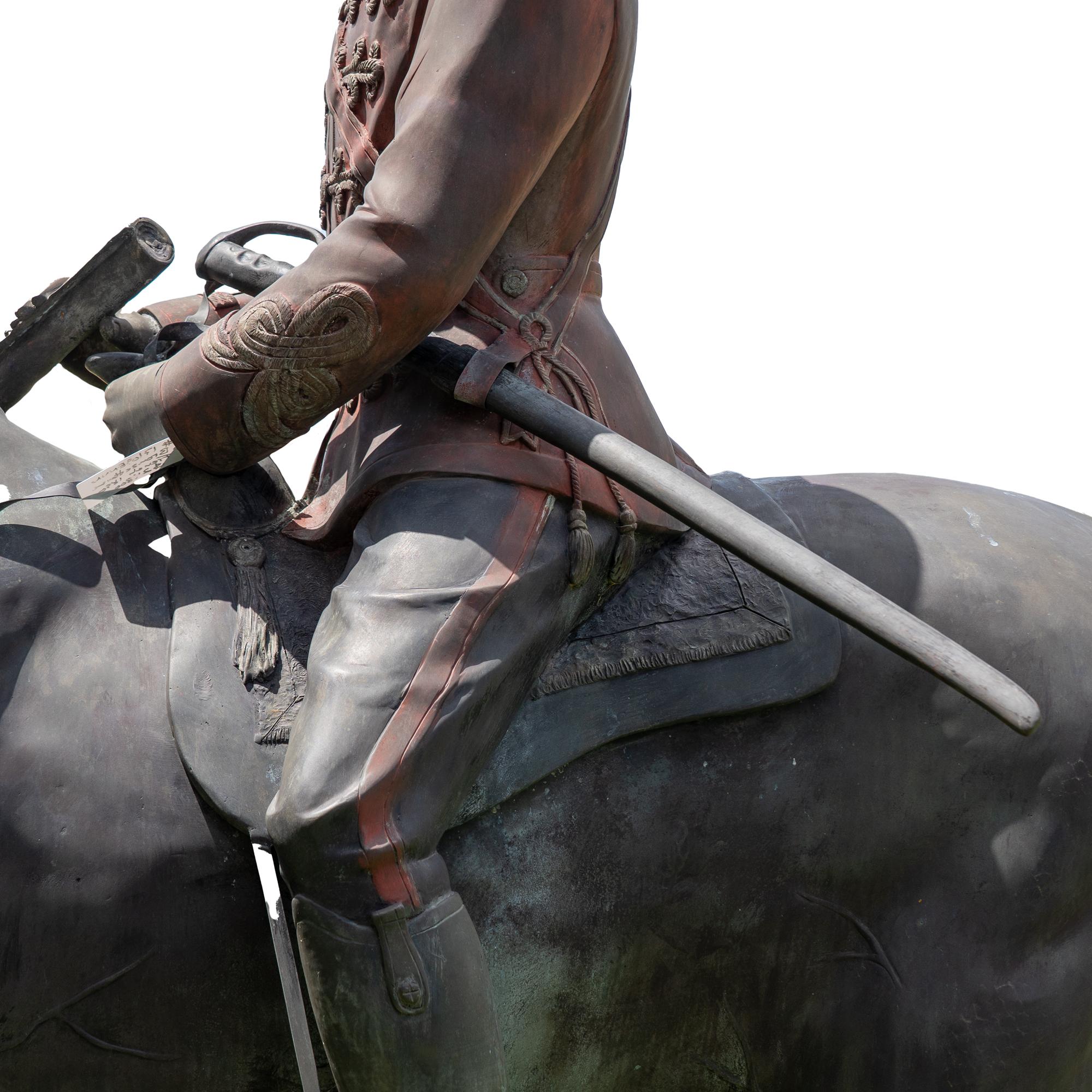 19. Jahrhundert große französische Bronzeskulptur eines Soldaten zu Pferd im Zustand „Gut“ im Angebot in Round Top, TX