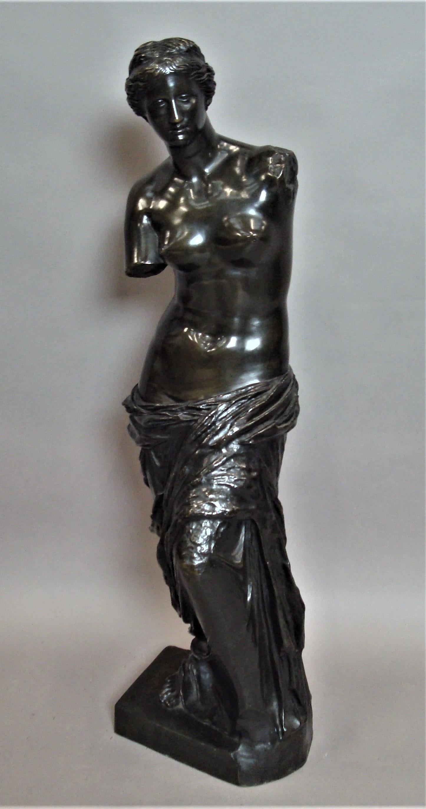 Italian 19th Century Large Bronze Grand Tour Sculpture of Venus de Milo For Sale