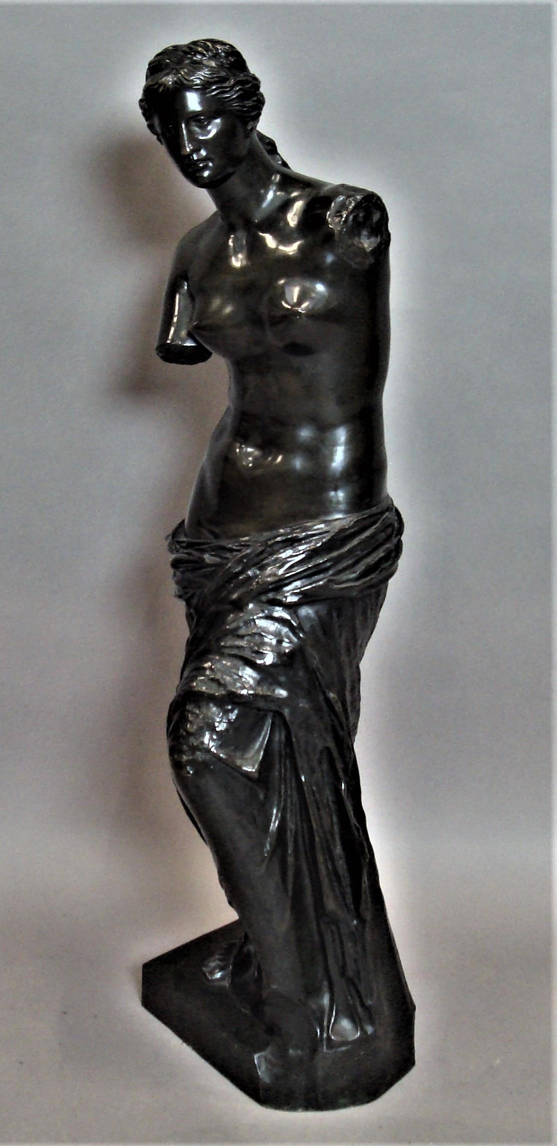 Polished 19th Century Large Bronze Grand Tour Sculpture of Venus de Milo For Sale