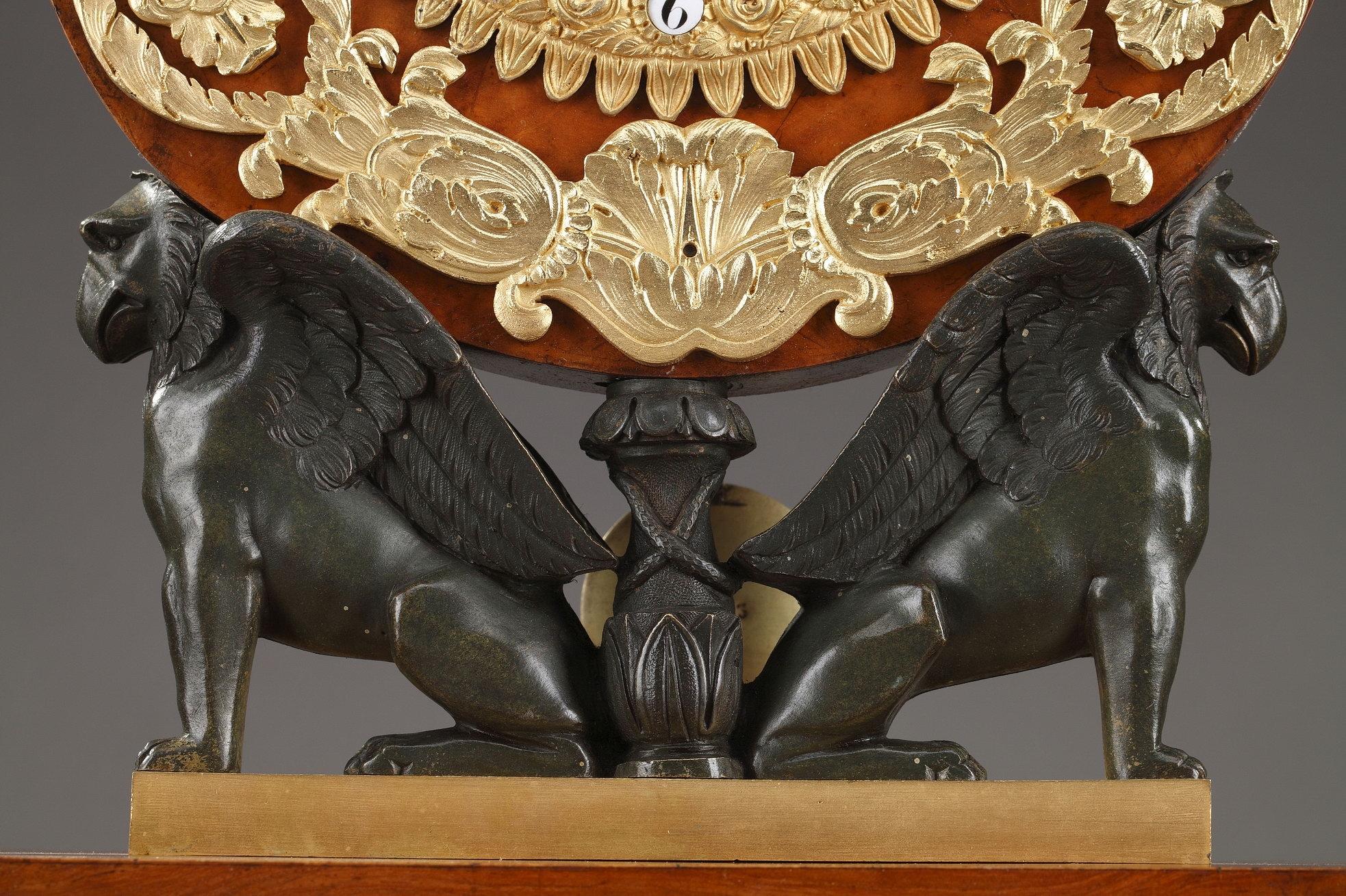 19th Century Large Burr Elm and Ormolu Lyre Clock In Good Condition In Paris, FR