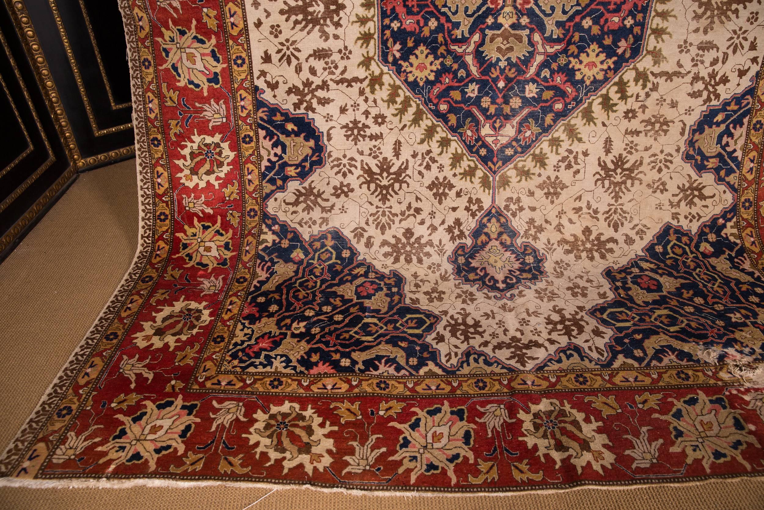 Antique 19th Century Large Carpet Tabriz Rug wool hand knotted In Good Condition For Sale In Berlin, DE