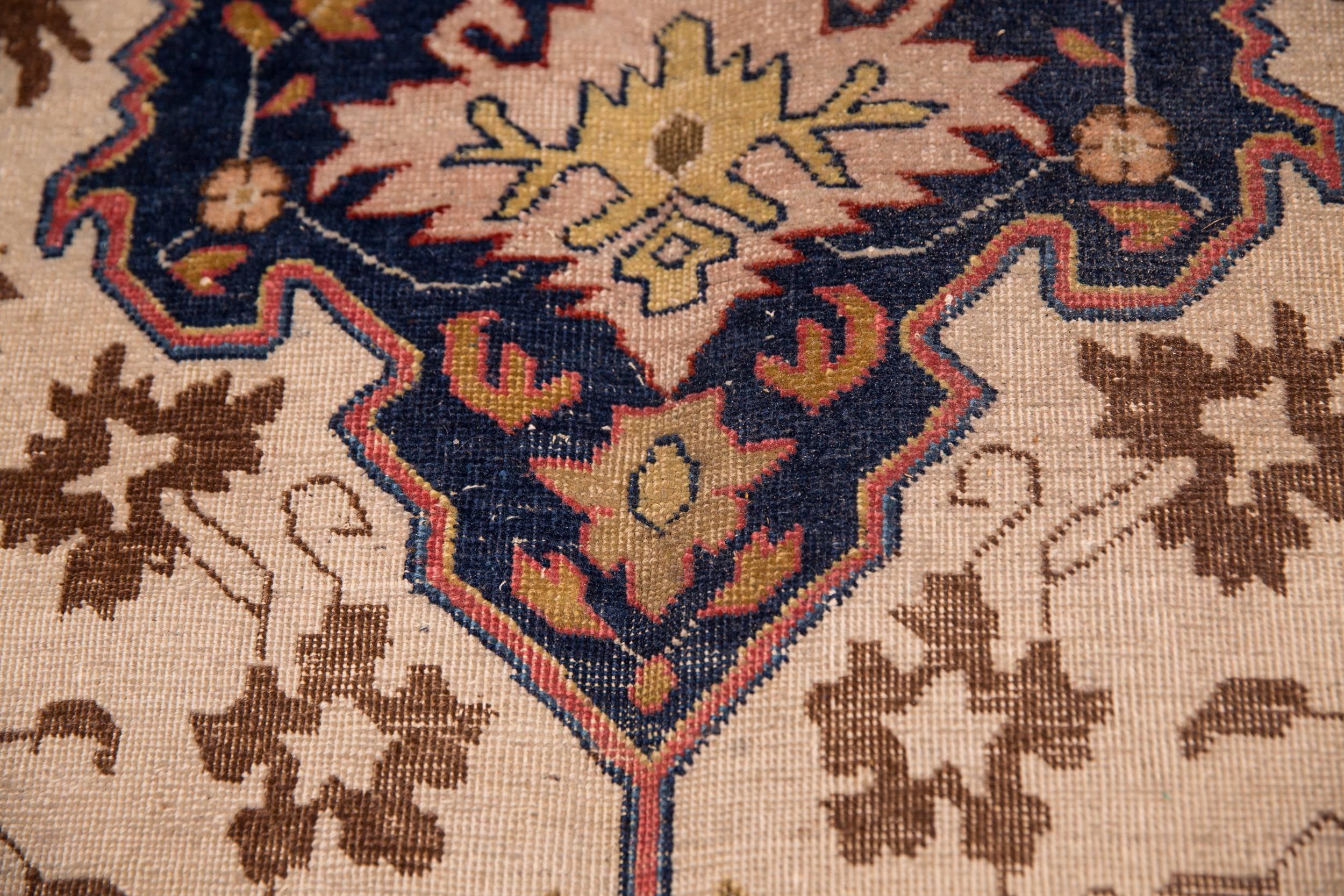 Großer Täbriz-Teppich aus dem 19. Jahrhundert im Angebot 1
