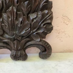 Grande plaque en bois sculpté du XIXe siècle représentant des feuilles et des roseaux