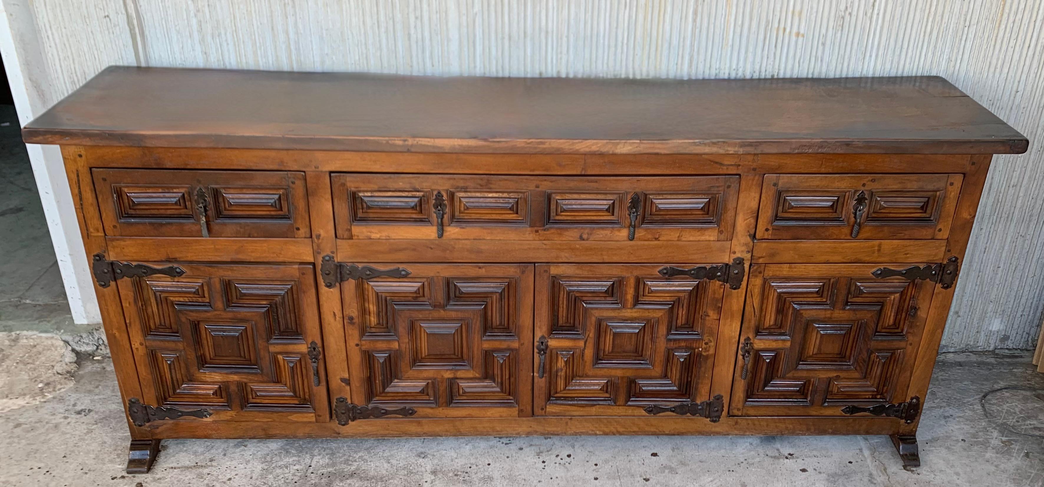 Walnut 19th Century Large Catalan Spanish Baroque Carved Oak Tuscan Credenza or Buffet
