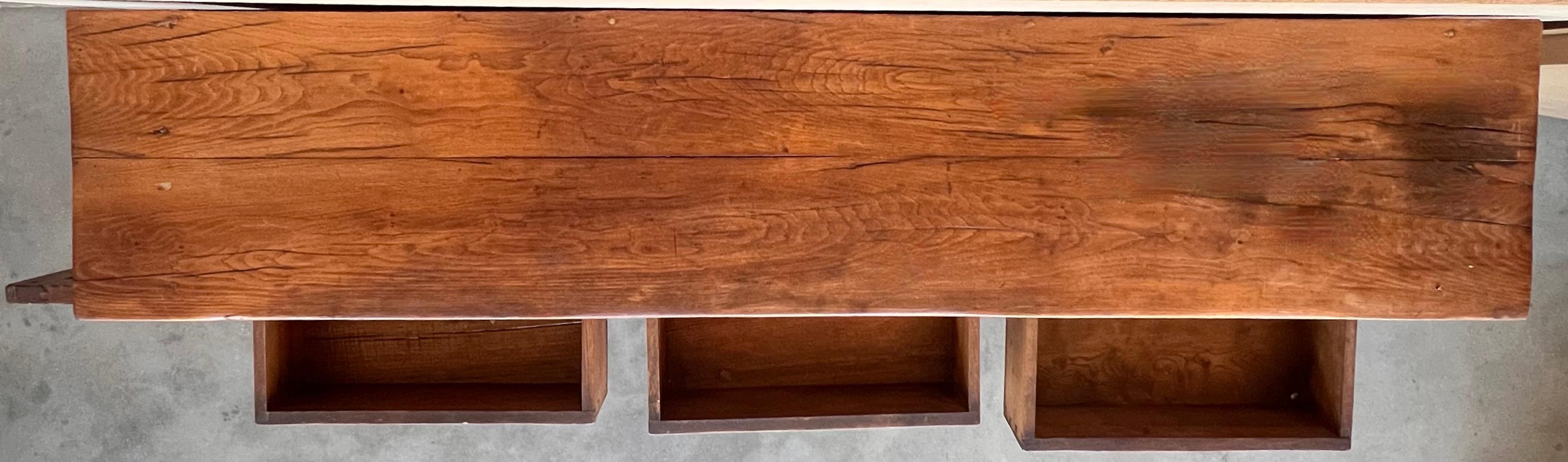 Siglo XIX Gran Credenza o Buffet Toscano Barroco Español Catalán de Roble Tallado en venta 1