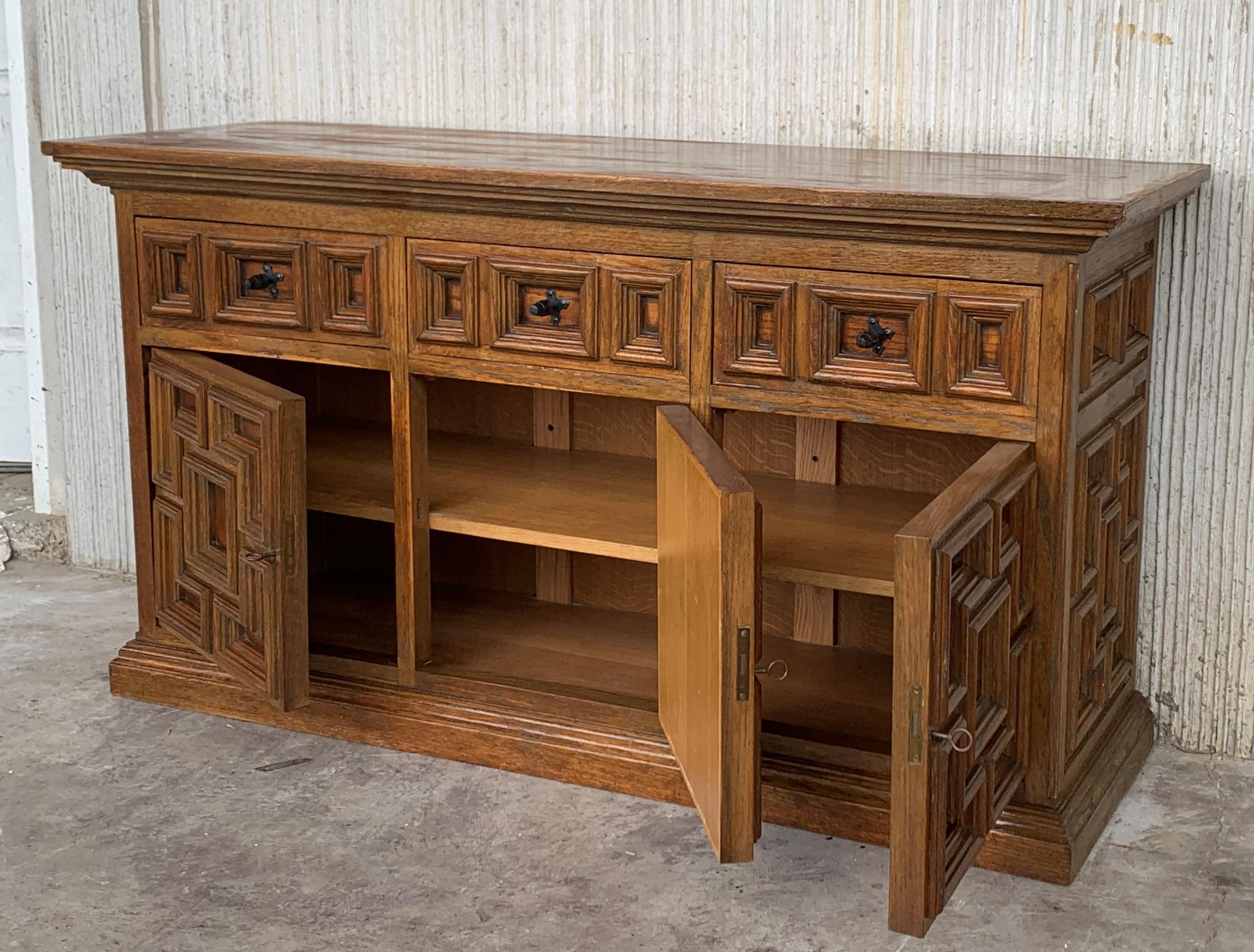 19th Century Large Catalan Spanish Baroque Carved Oak Tuscan Credenza or Buffet 3