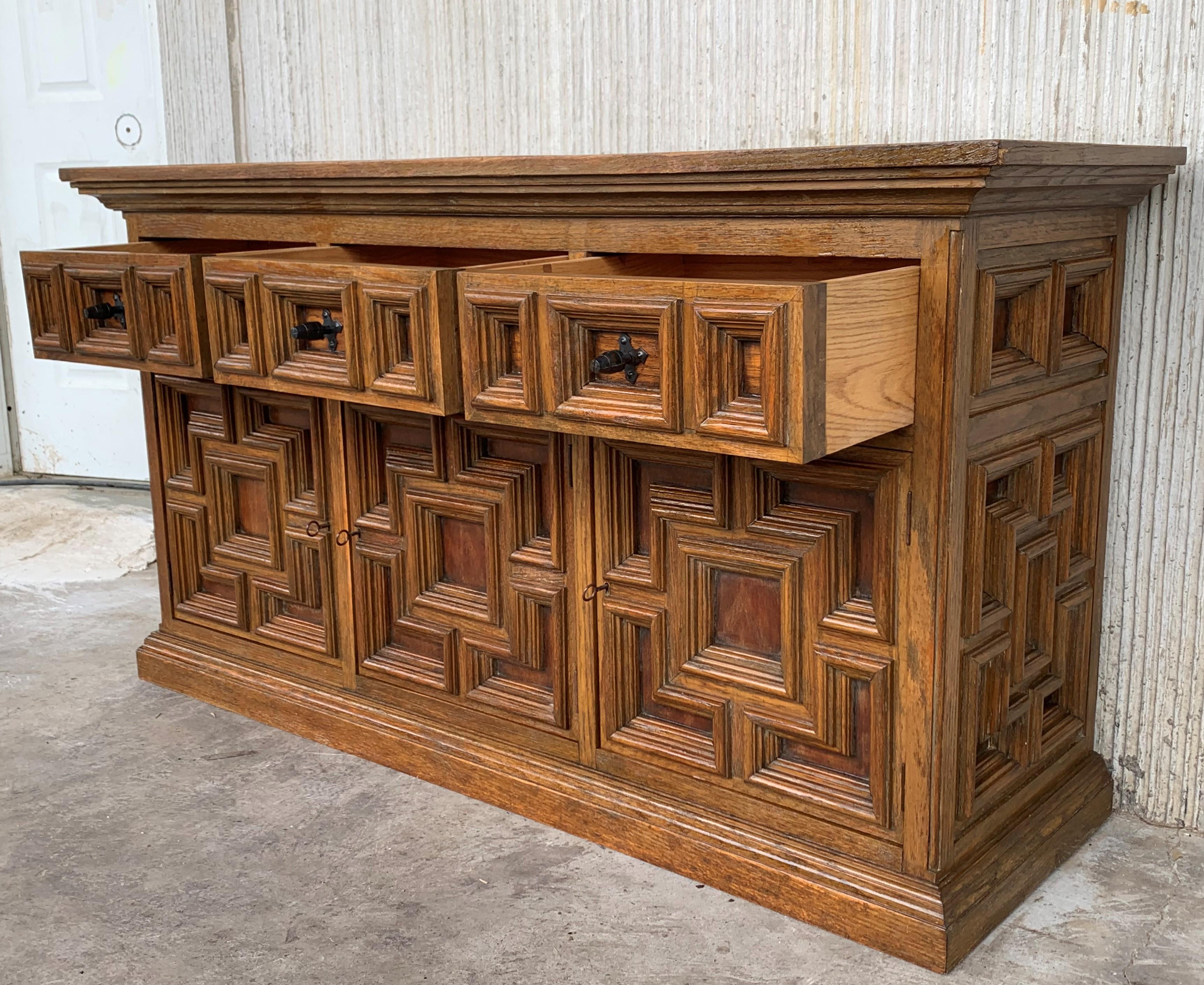 19th Century Large Catalan Spanish Baroque Carved Oak Tuscan Credenza or Buffet 5