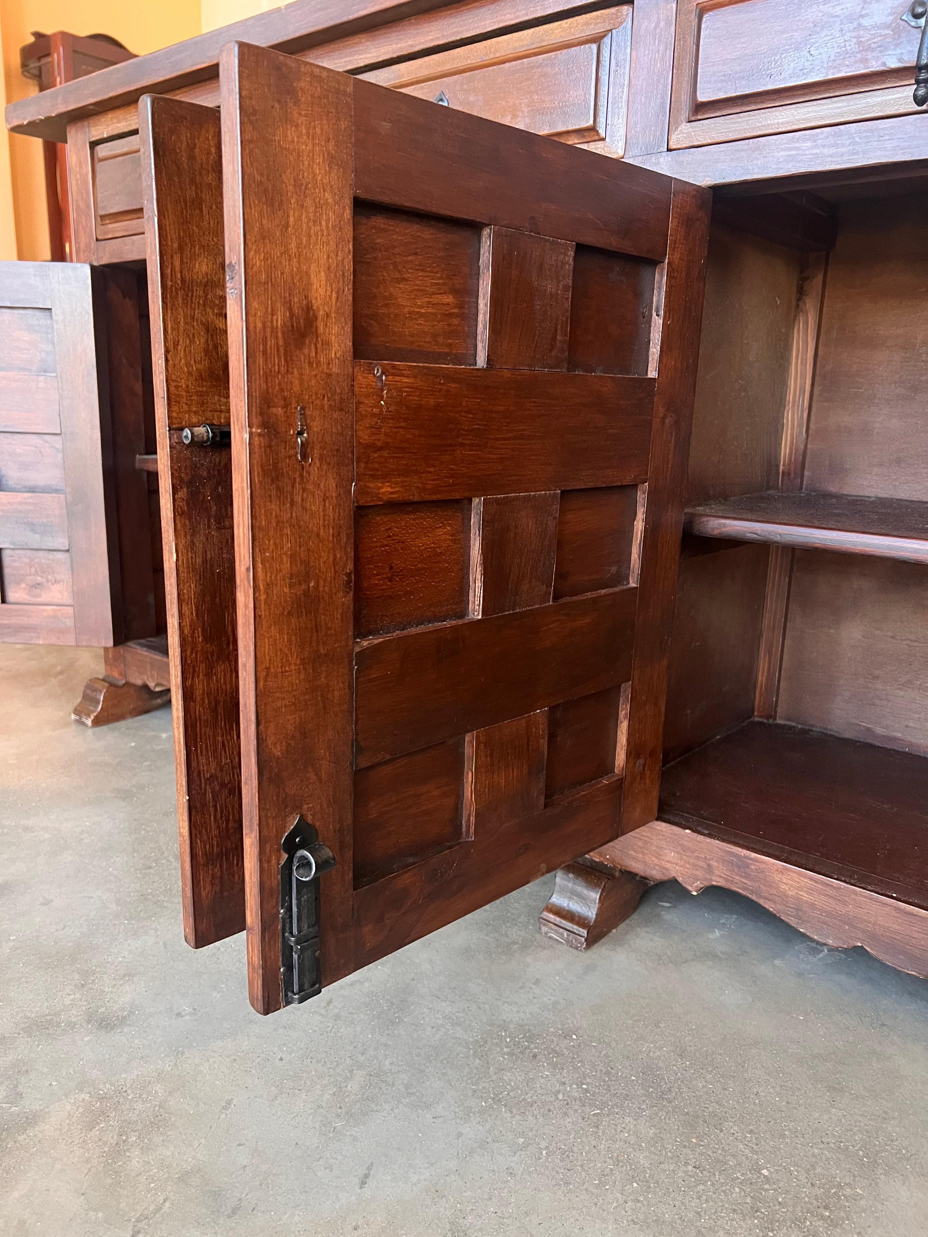 19th Century Large Catalan Spanish Baroque Walnut Tuscan Credenza or Buffet For Sale 8