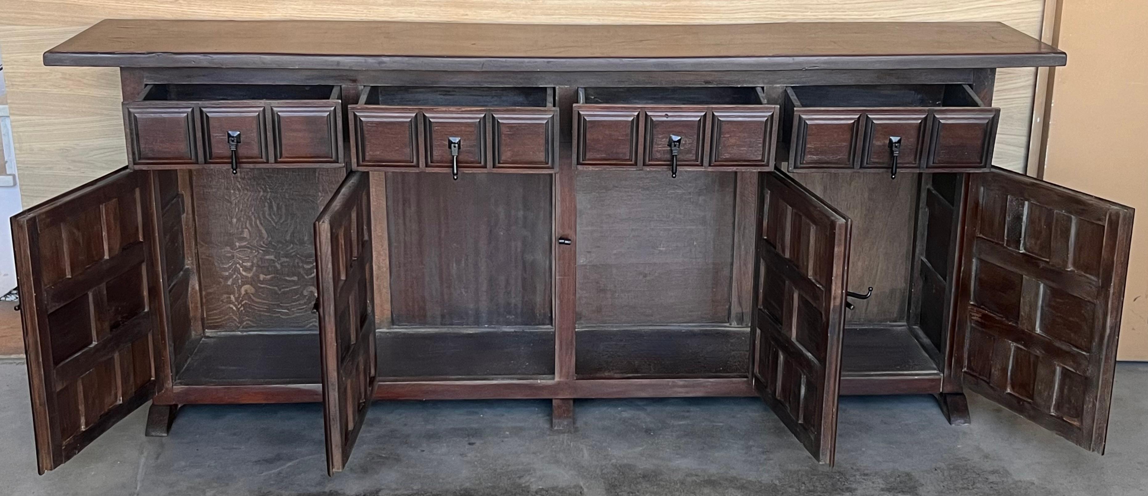 19th Century Large Catalan Spanish Baroque Walnut Tuscan Credenza or Buffet For Sale 1