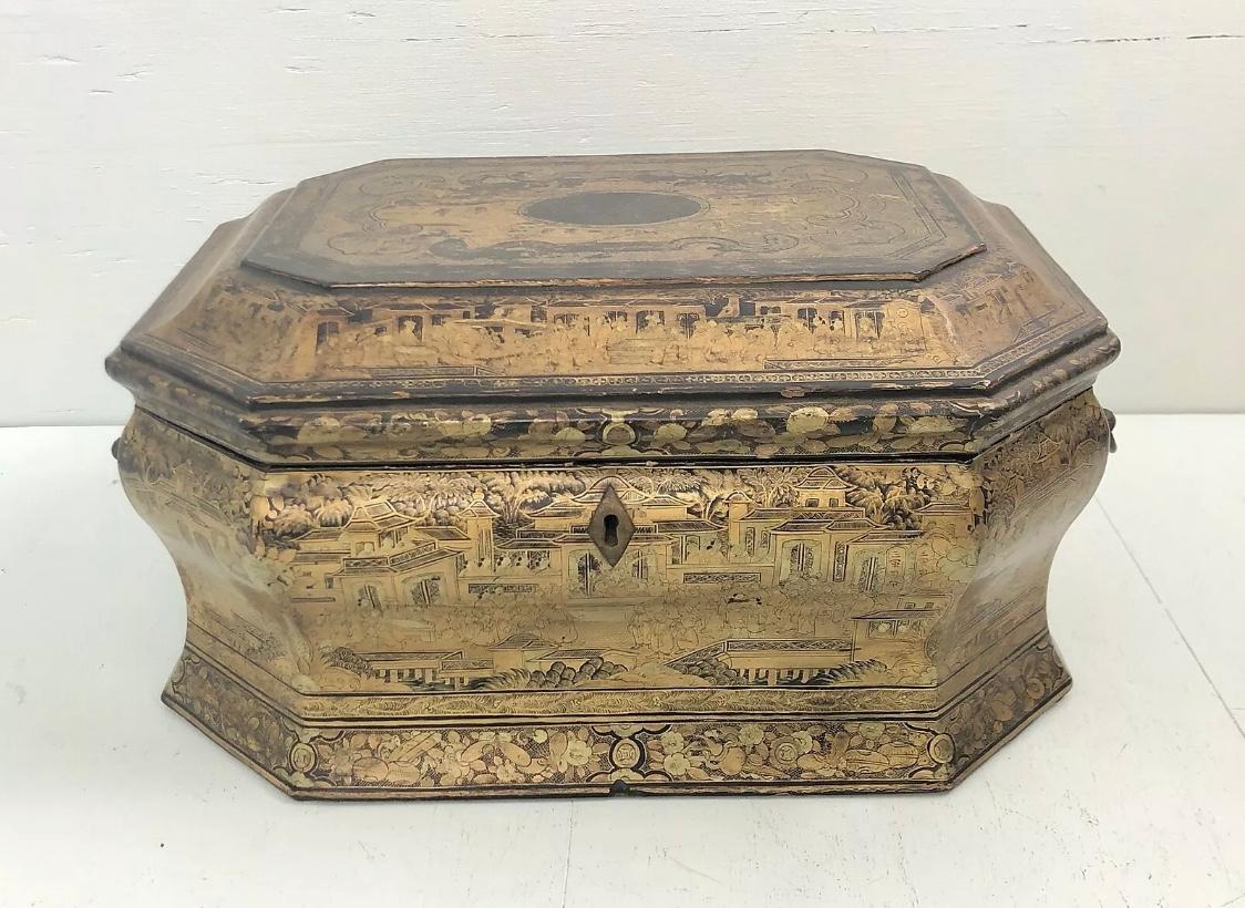 Lacquered 19th Century Large Chinese Lacquer Tea Caddy