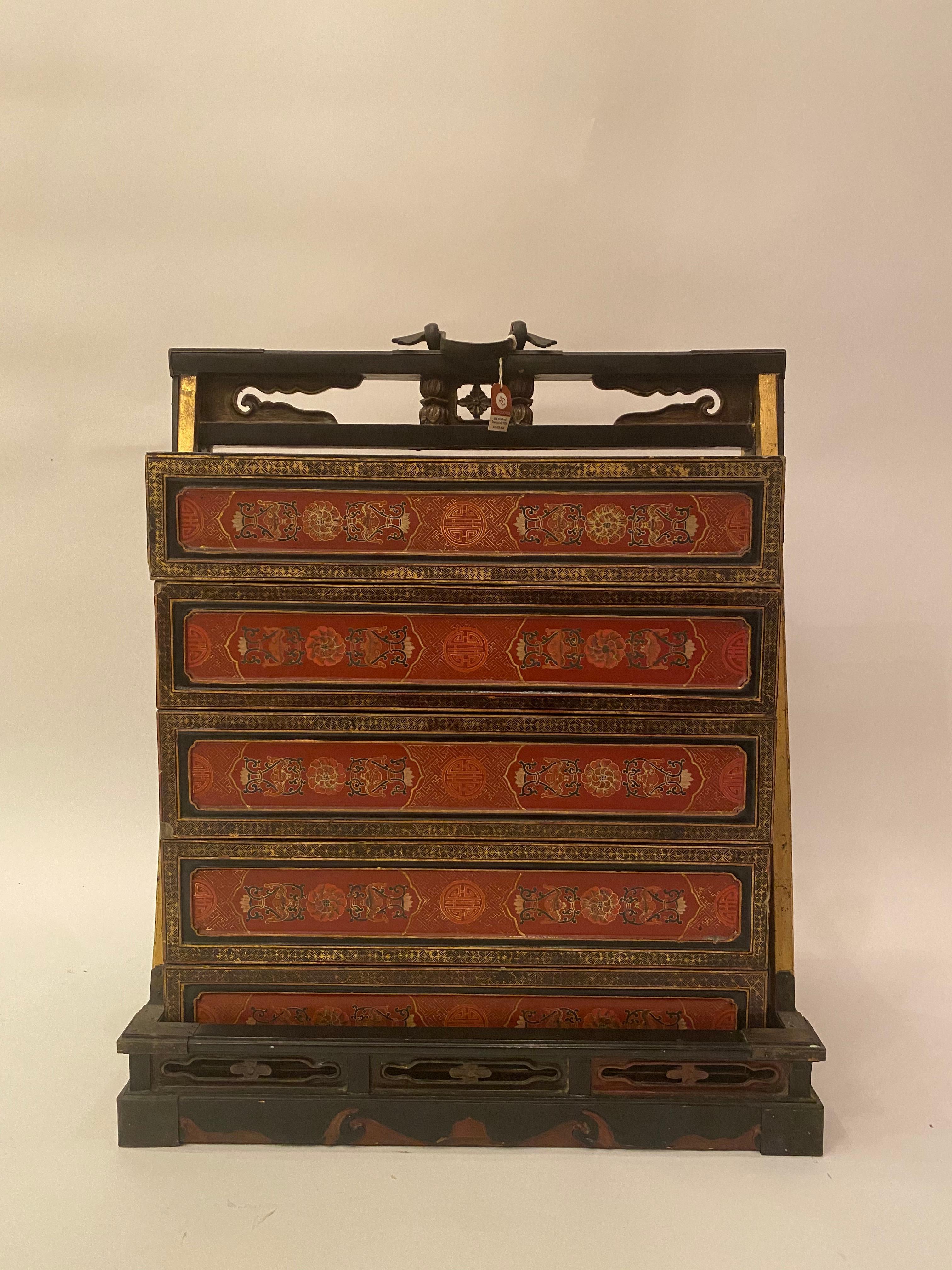 19th century large Chinese lacquer wedding or travel box from the Qing dynasty. Beautiful intricate designs all-over with images of ancient Chinese people on top.