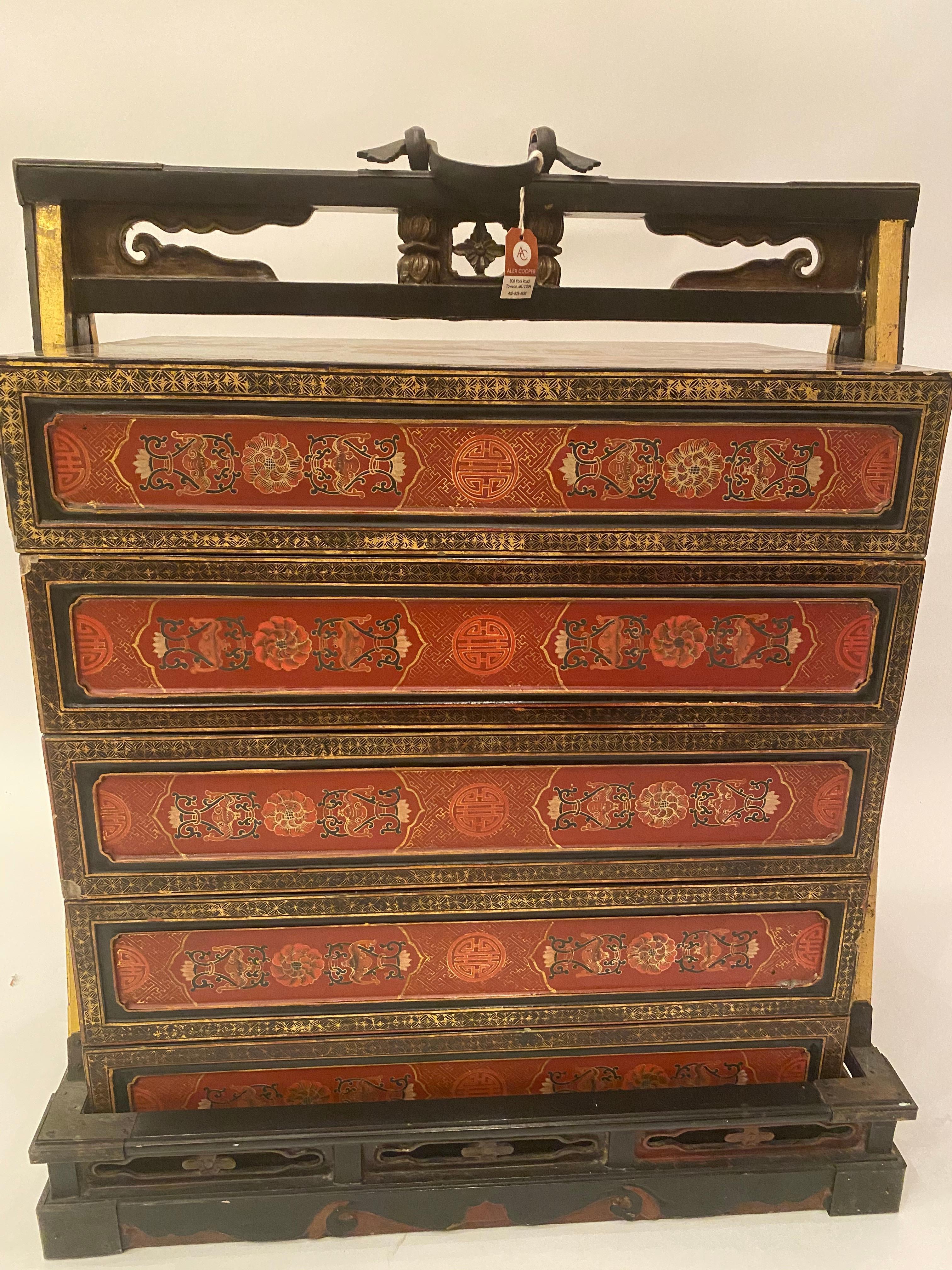 19th Century Large Chinese Lacquer Wedding or Travel Box For Sale 2