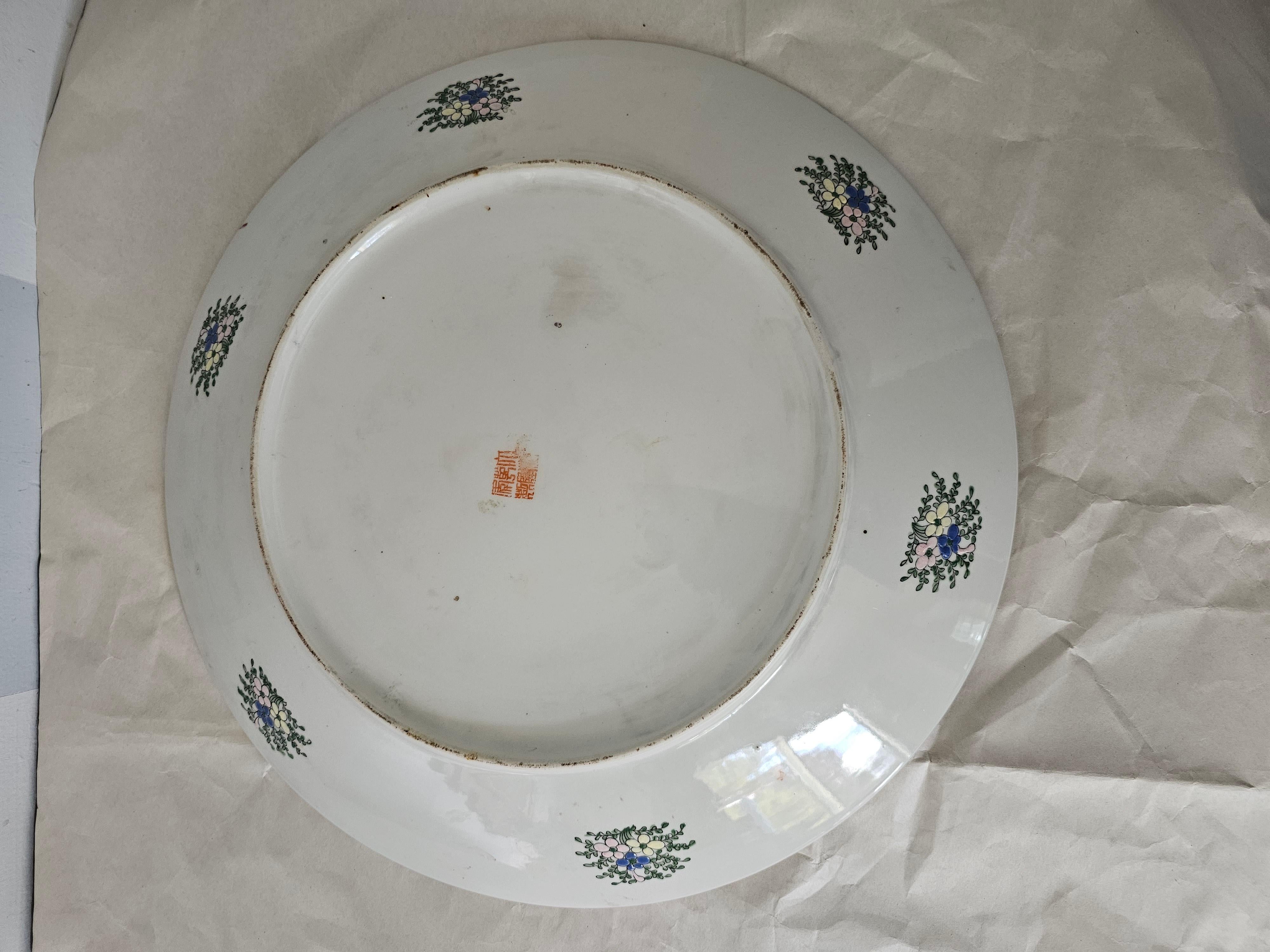 Porcelain 19th Century Large Chinese Rose Medallion Decorative Platter For Sale