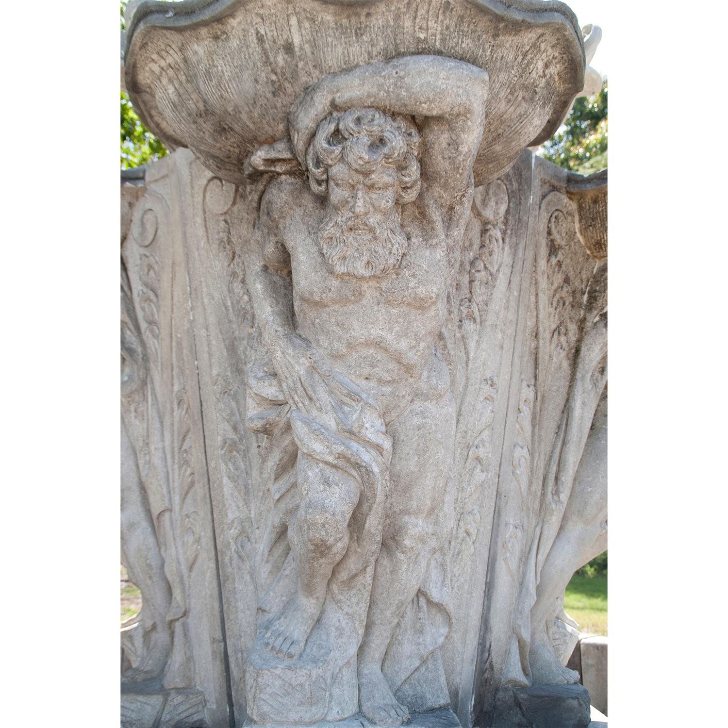 Großer runder Gartenbrunnen Neptune aus dem 19. Jahrhundert, italienischer Kalksteinbrunnen im Angebot 4