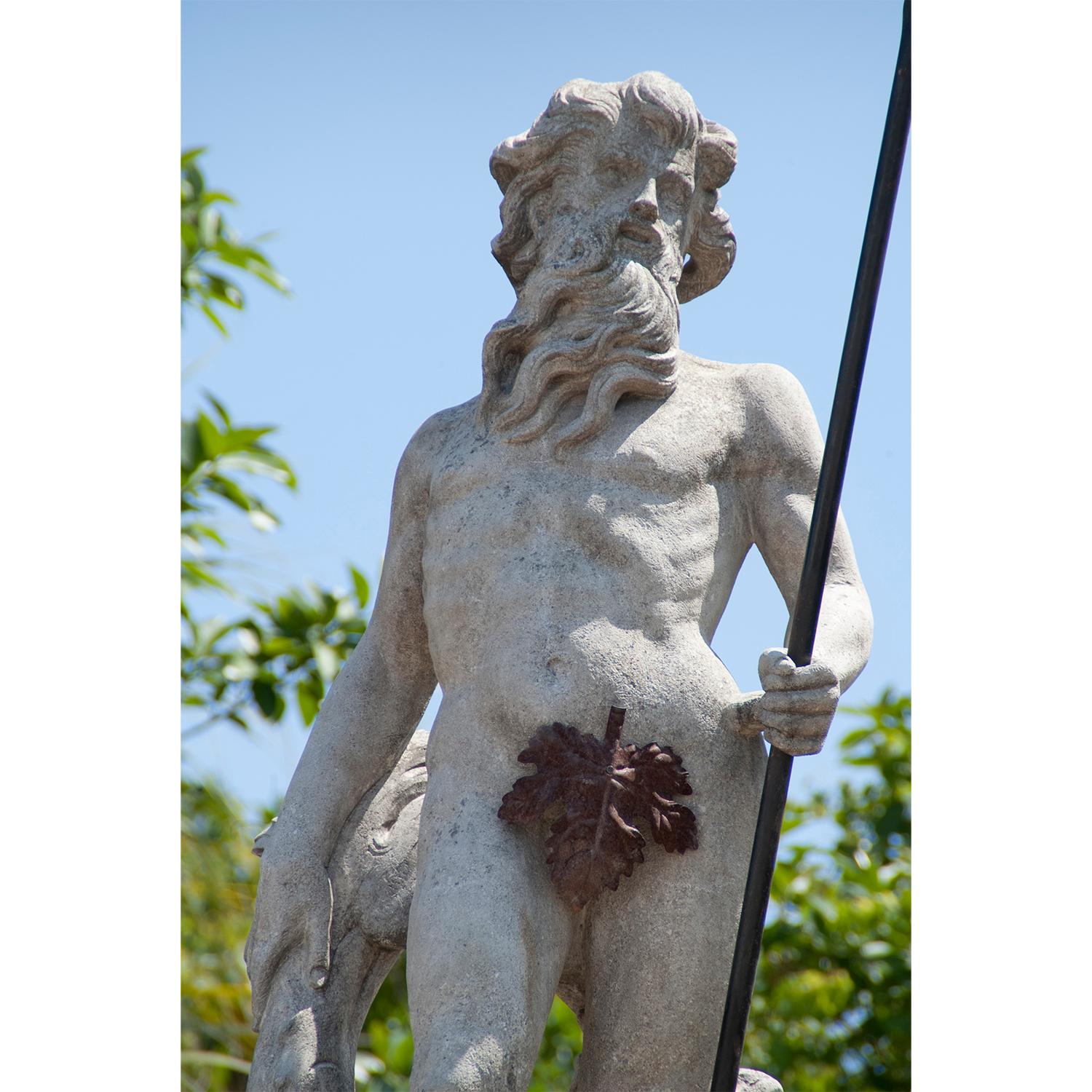 Calcaire Grande fontaine circulaire de jardin du 19e siècle Neptune, fontaine en pierre calcaire italienne en vente