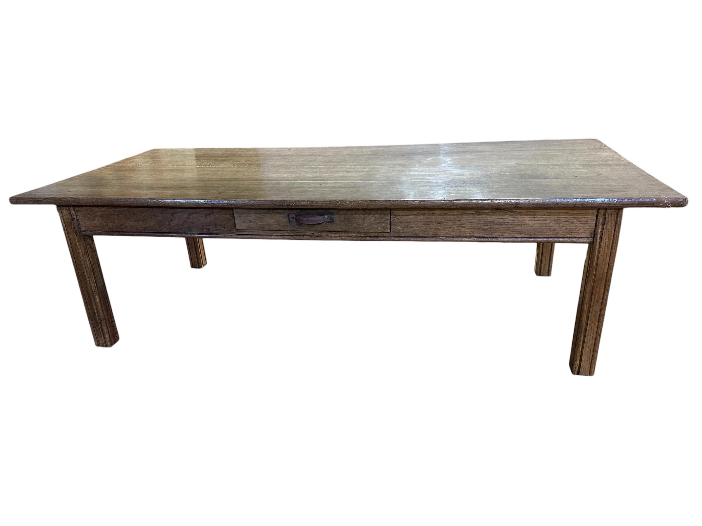 Provincial français Grande table basse du 19e siècle en vente