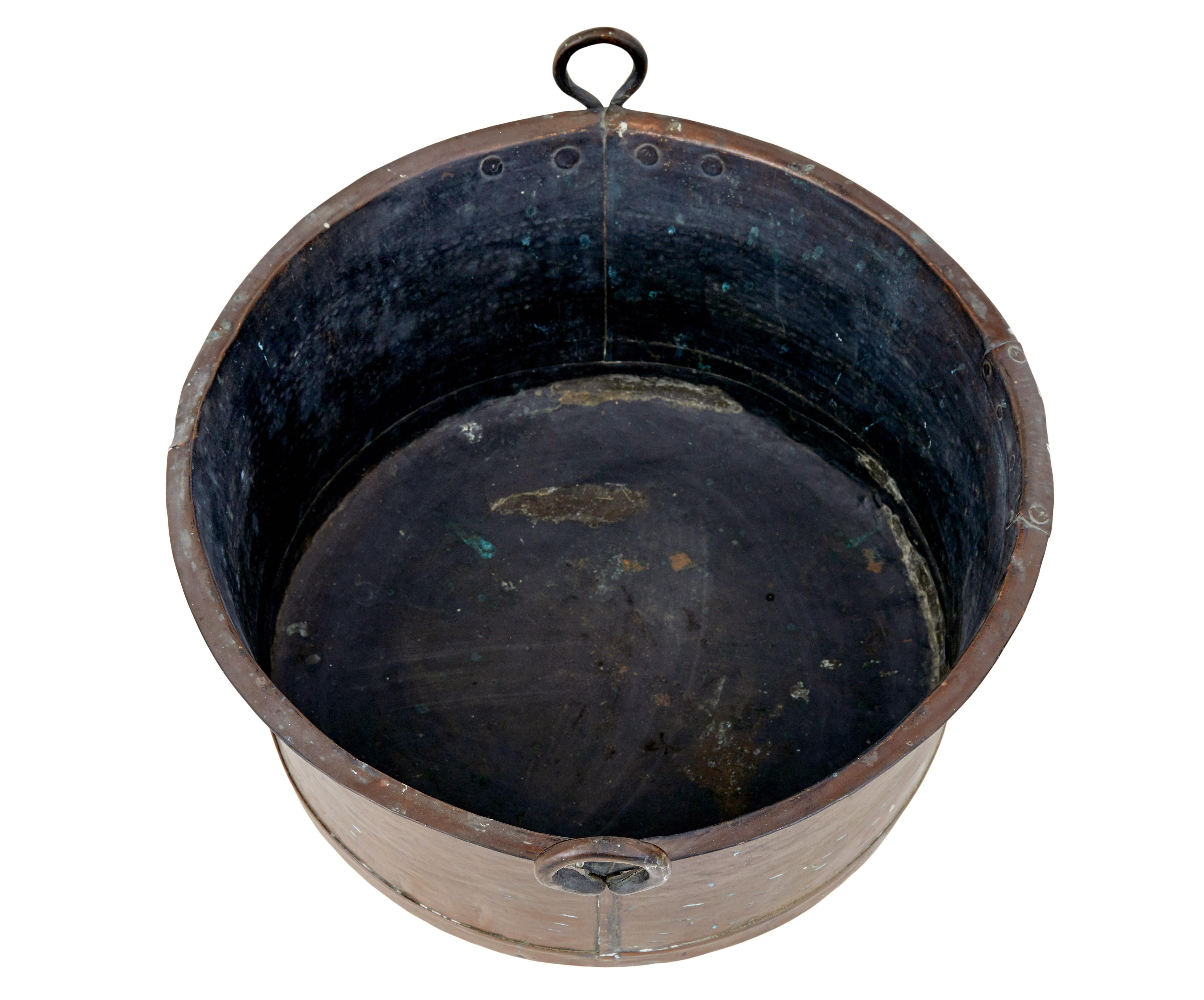 English 19th Century large copper cooking vessel For Sale