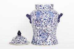 19th Century, Large English Porcelain Covered Urn