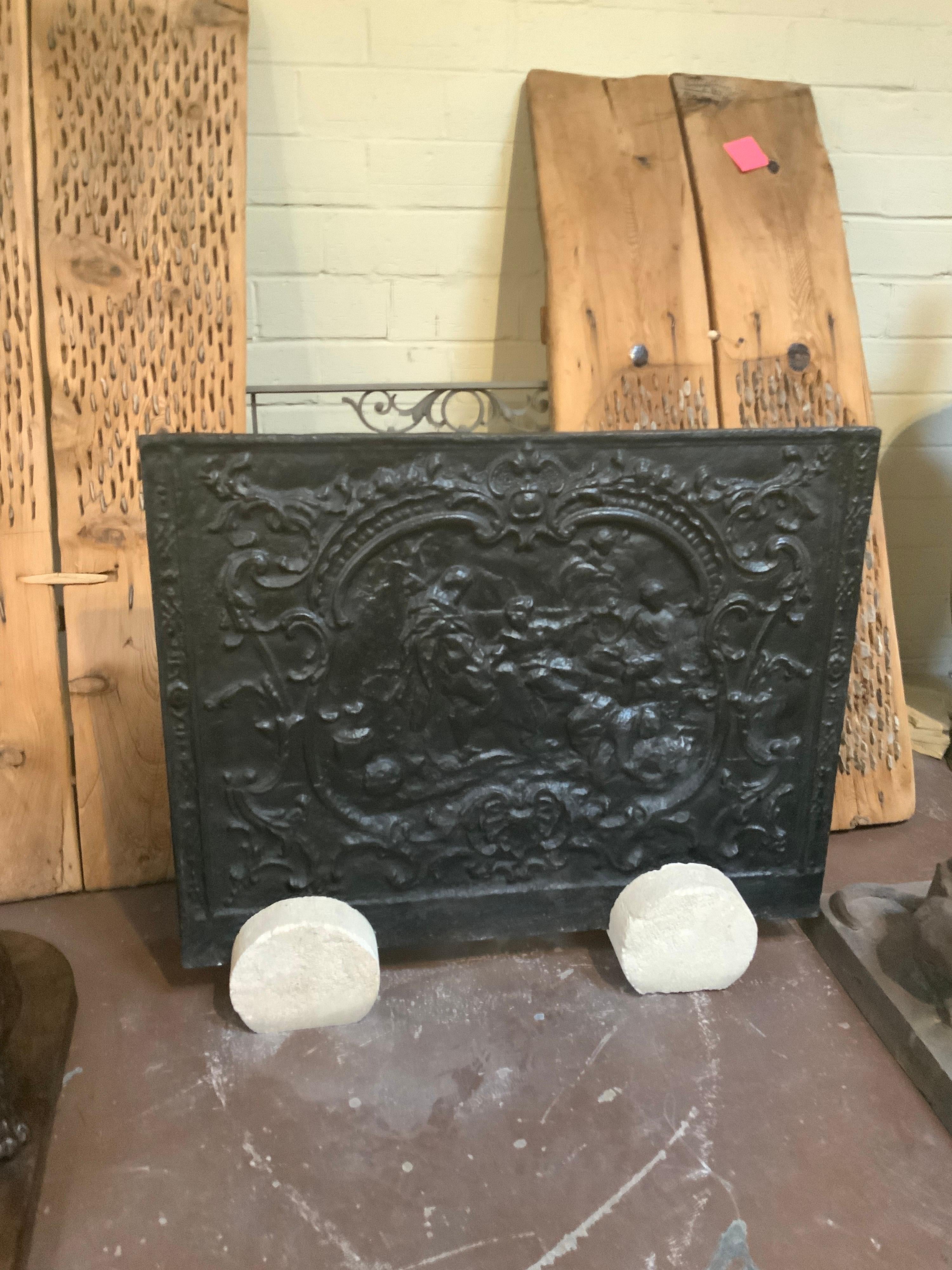 19th Century Large French Fireback In Good Condition For Sale In Dallas, TX