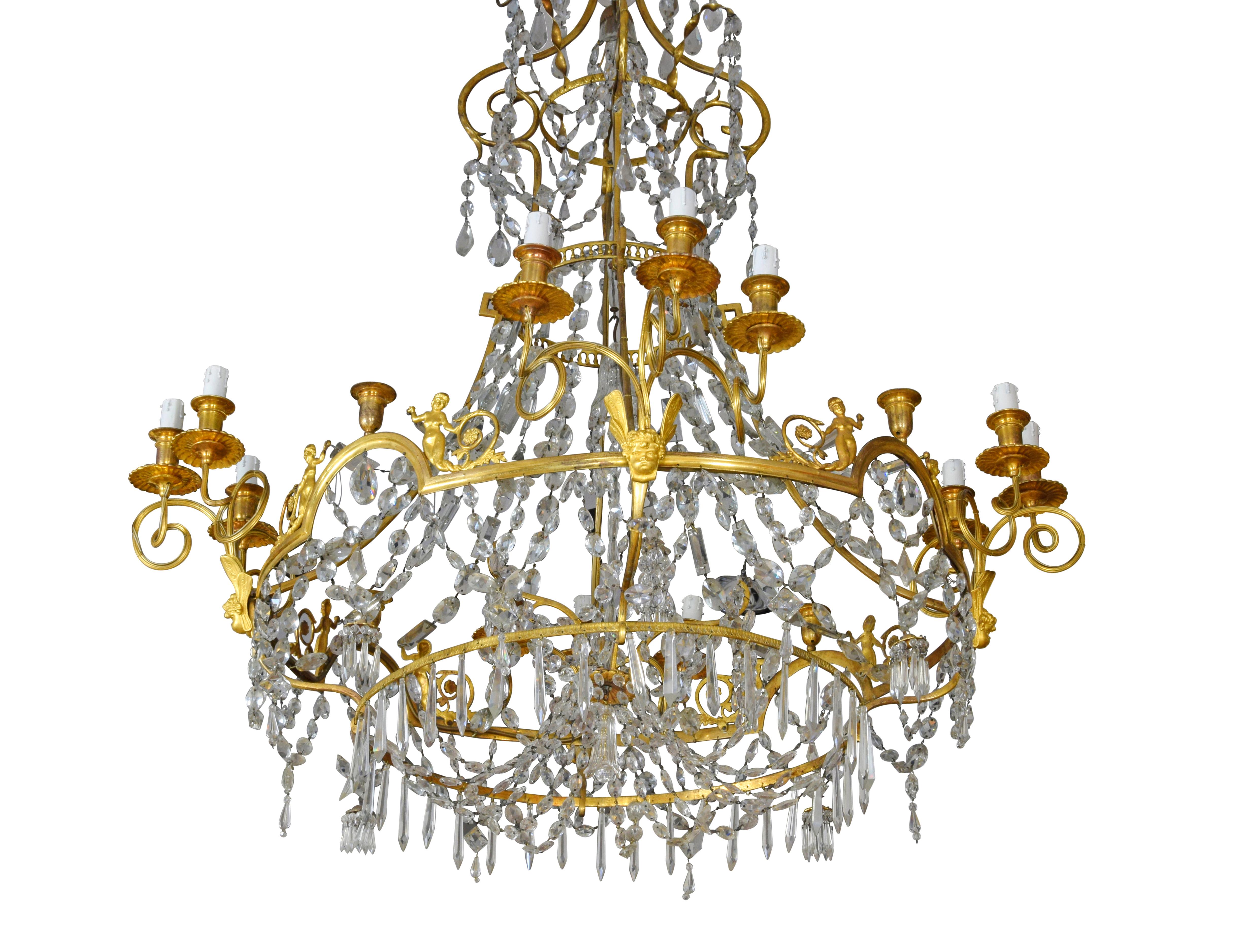 19. Jahrhundert, großer französischer Kronleuchter aus vergoldeter Bronze und Kristall mit zwölf Lichtern im Angebot 8