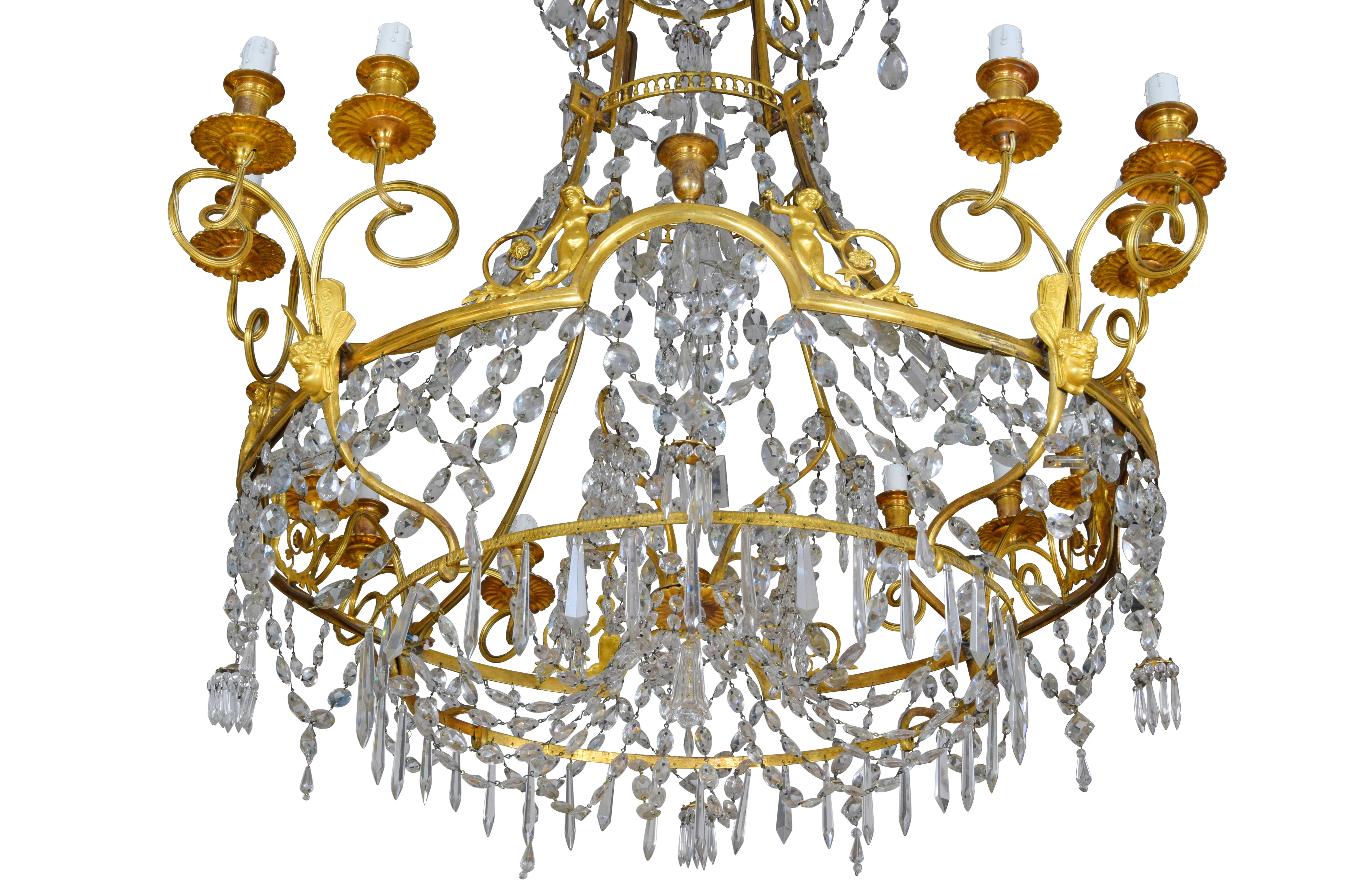 19. Jahrhundert, großer französischer Kronleuchter aus vergoldeter Bronze und Kristall mit zwölf Lichtern im Angebot 10