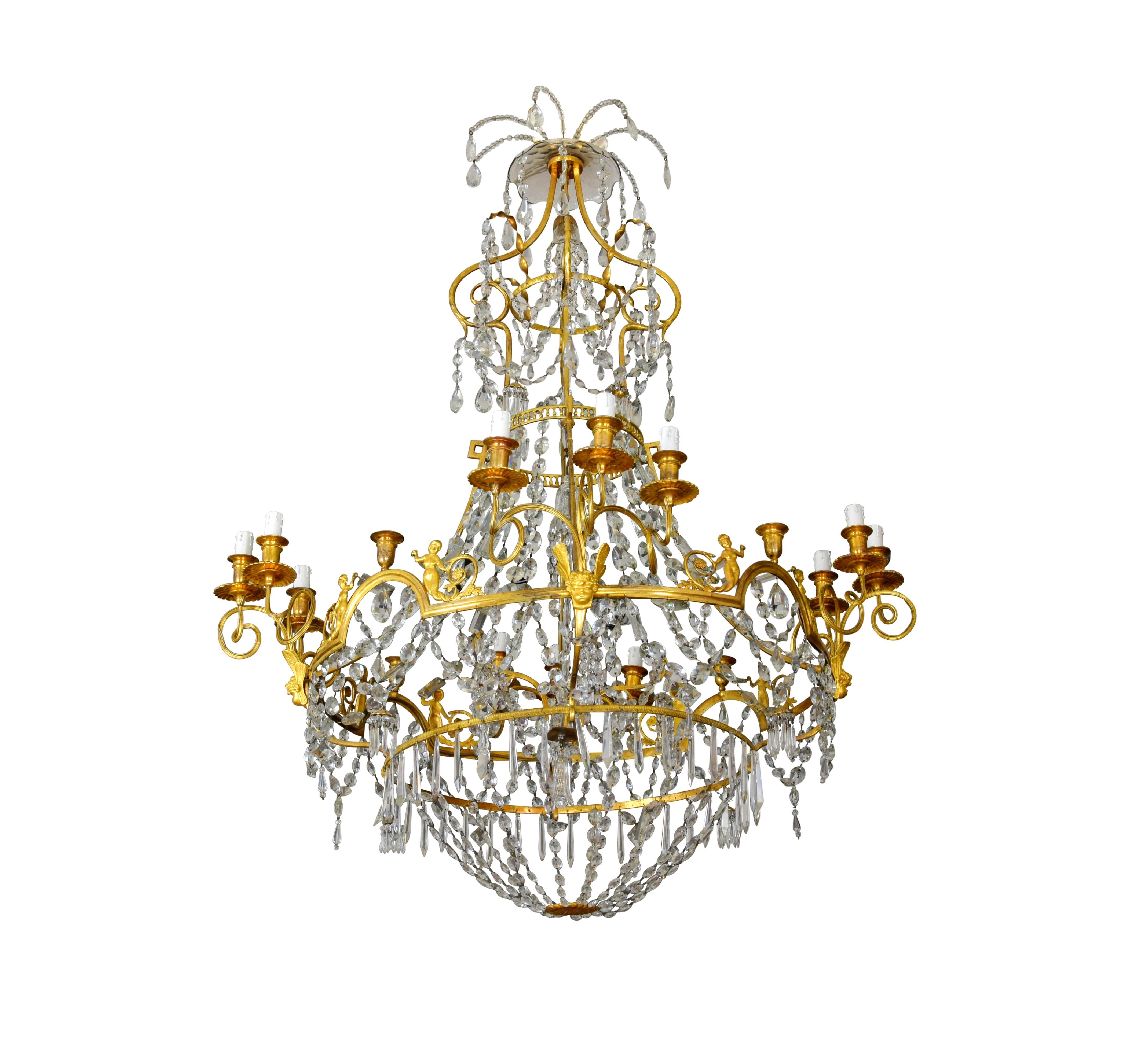 19. Jahrhundert, großer französischer Kronleuchter aus vergoldeter Bronze und Kristall mit zwölf Lichtern im Angebot 2