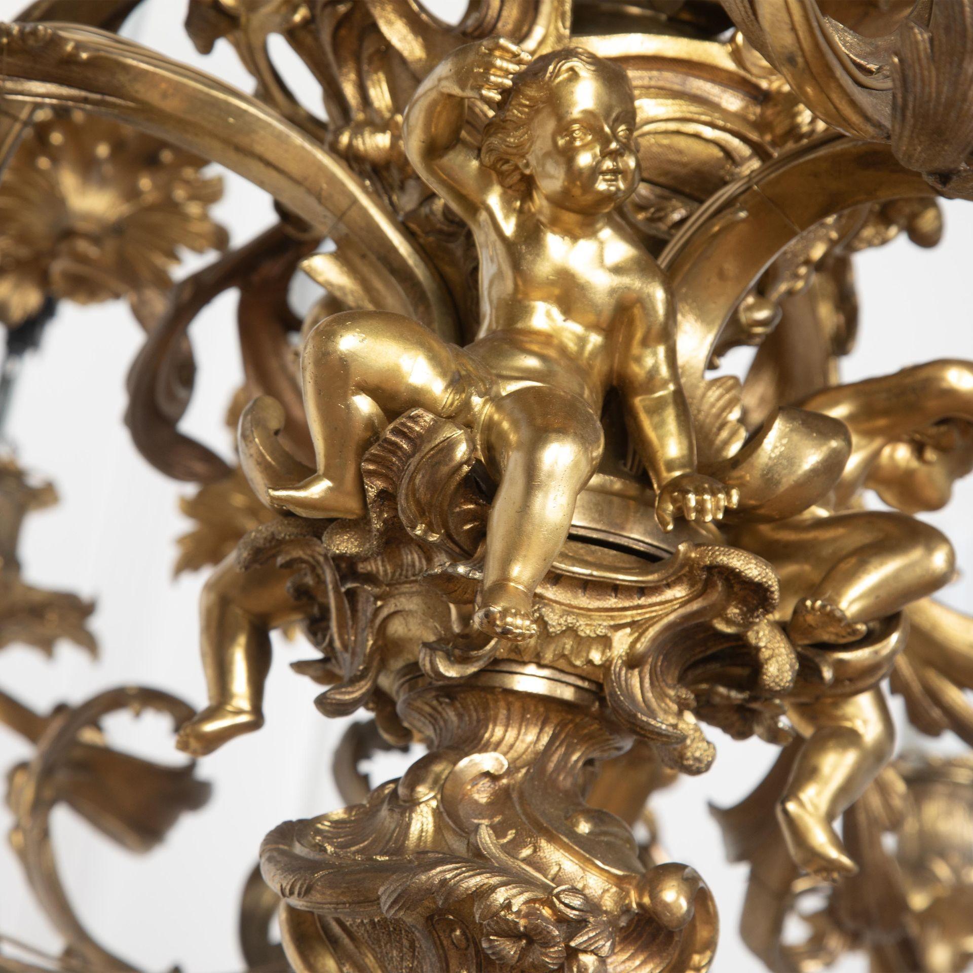 Grande lampadario francese in bronzo dorato del XIX secolo in vendita 4